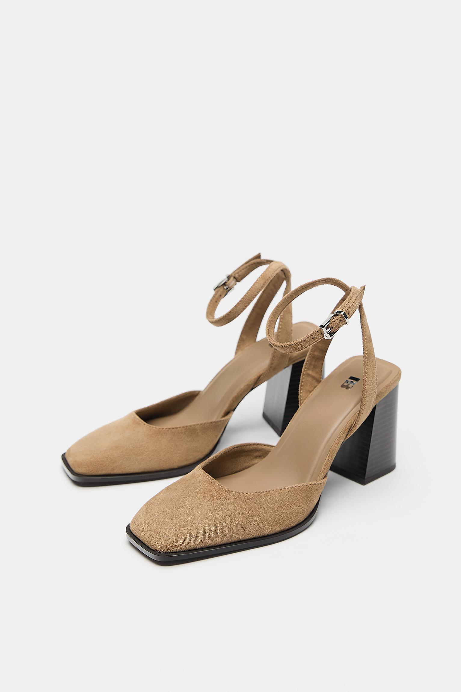 Block heel shoes — Leather