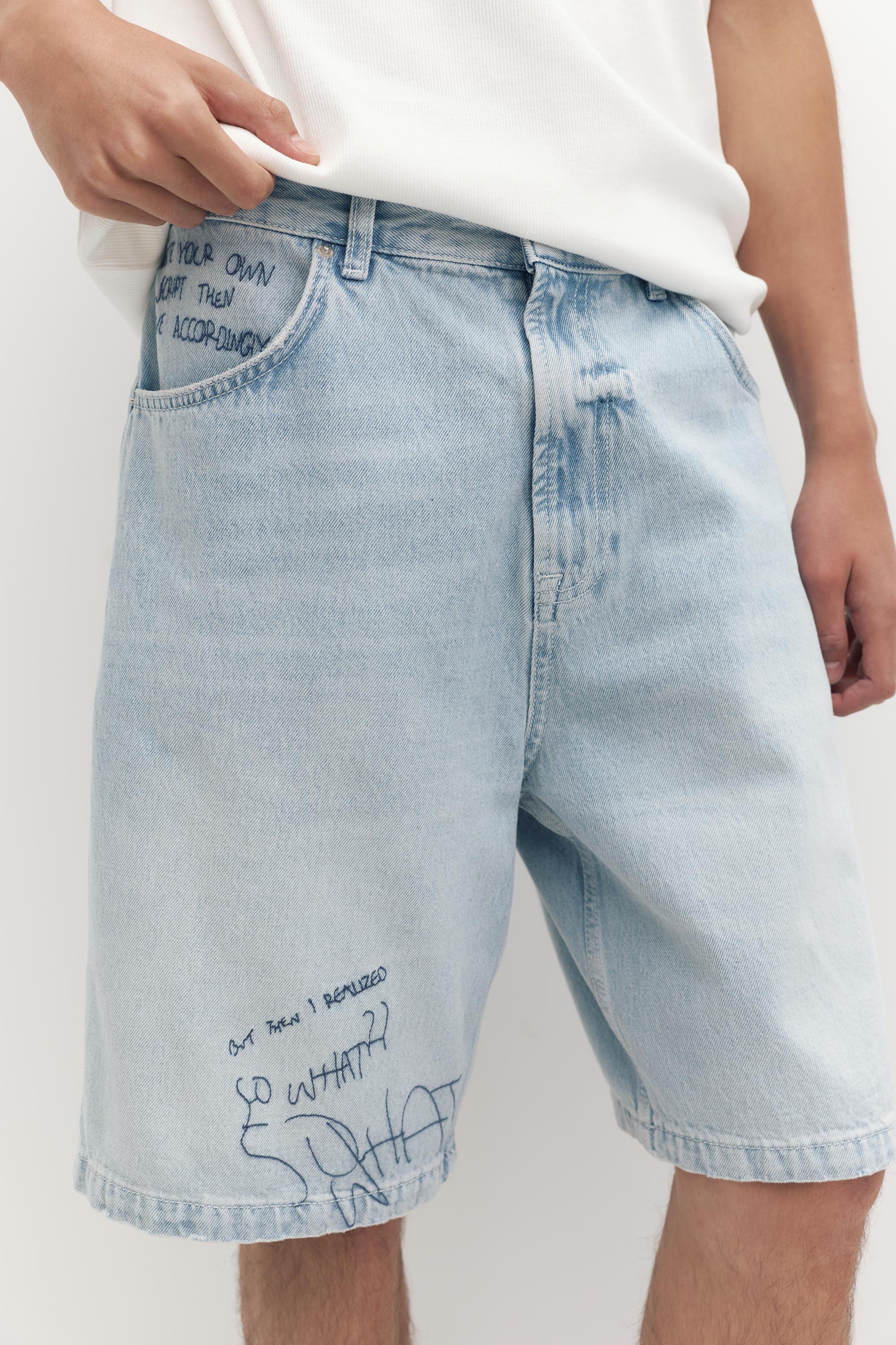 Embroidered baggy denim Bermuda shorts — Pale indigo