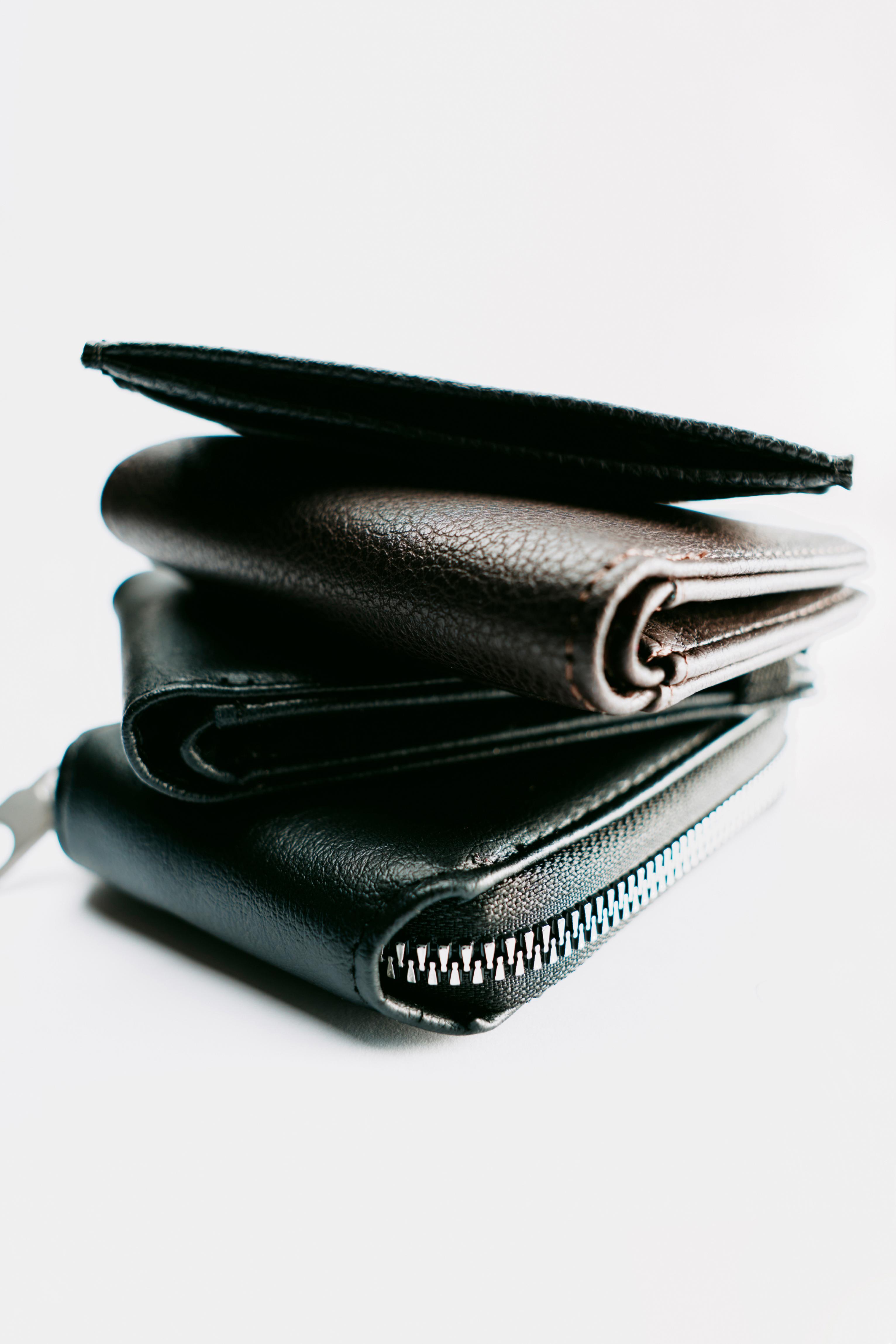 Textured card holder — Black