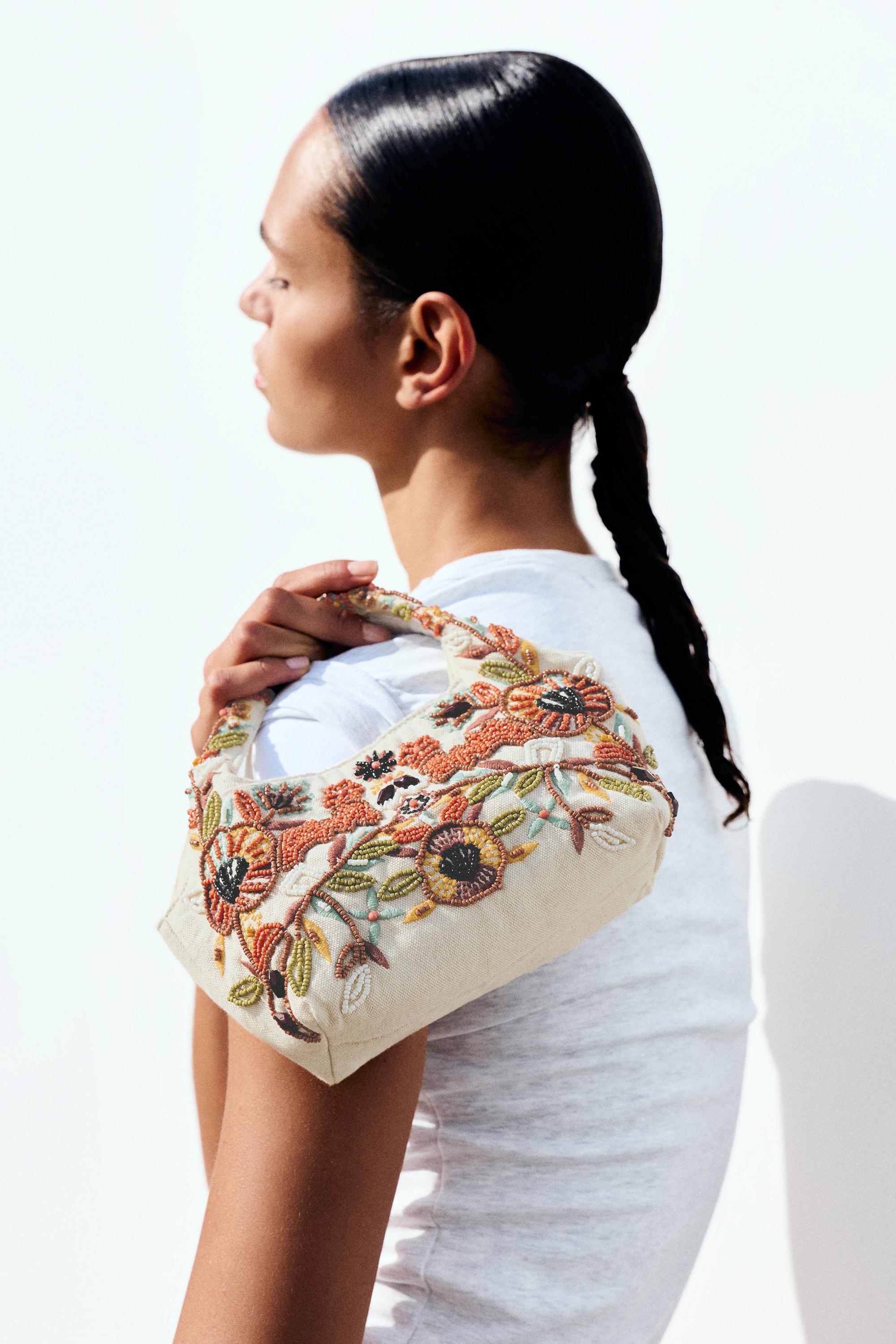 Beaded handbag — Ecru