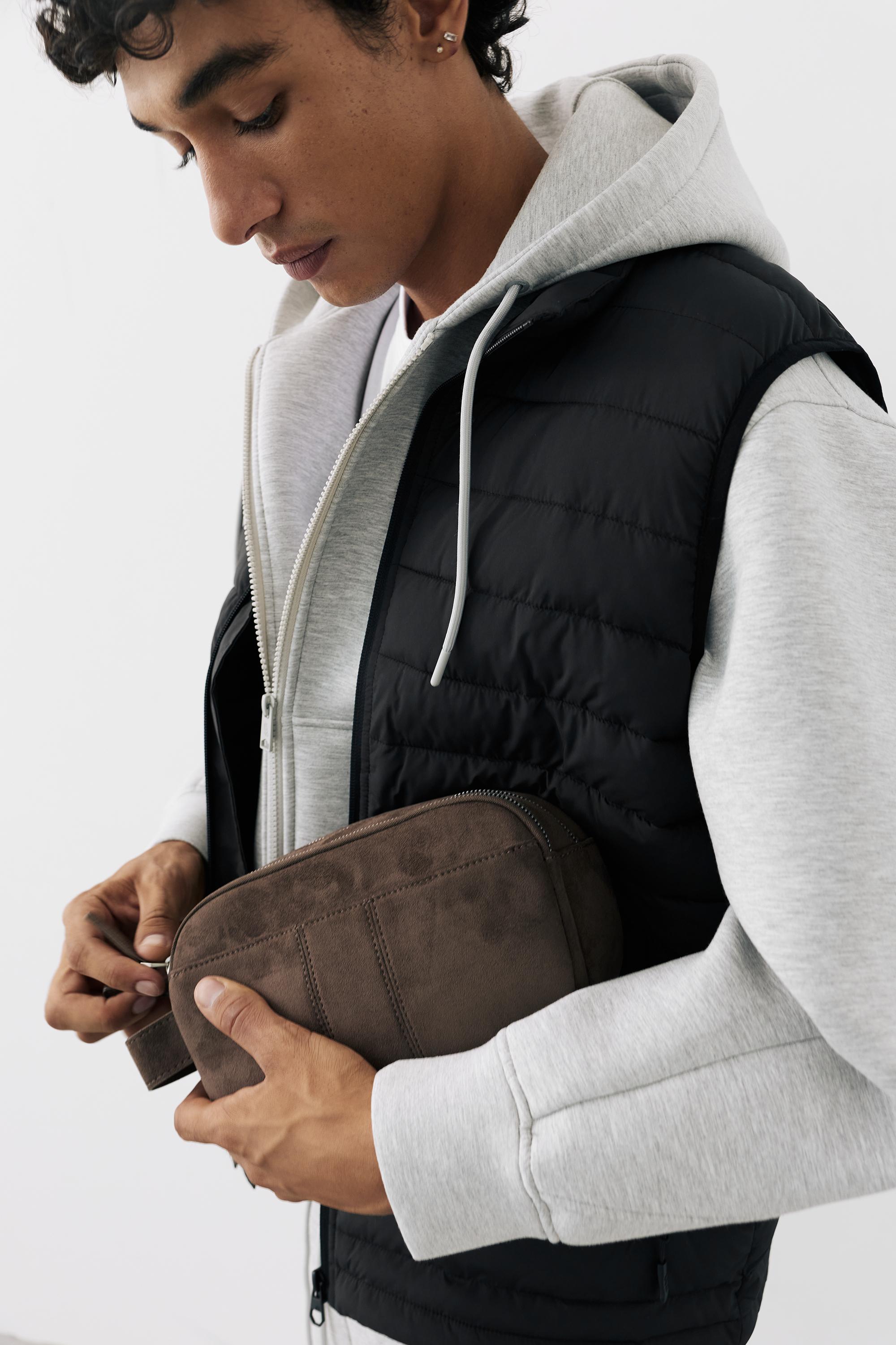 Pocket toiletry bag — Taupe