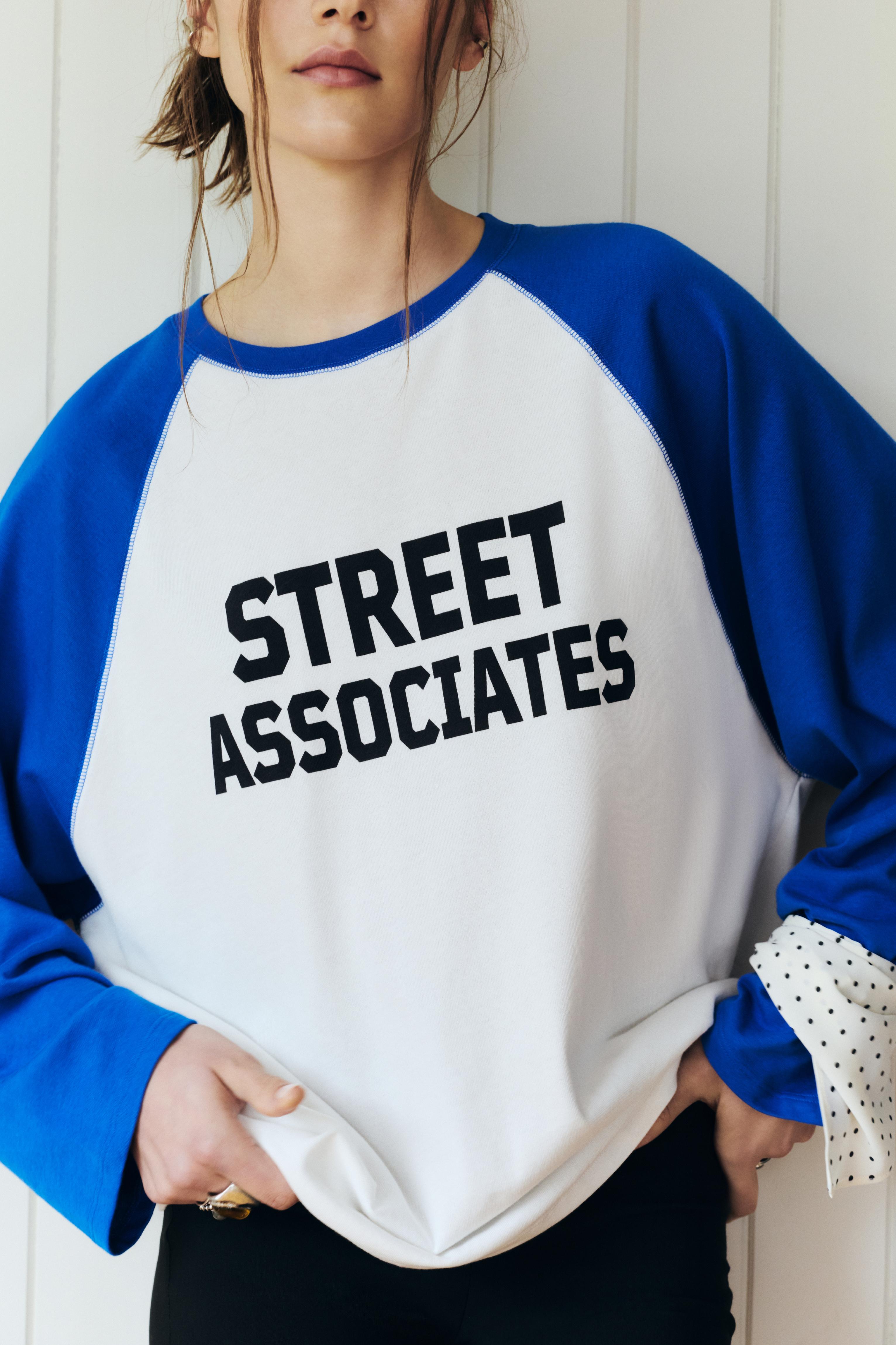 Maglietta Raglan Con Grafica