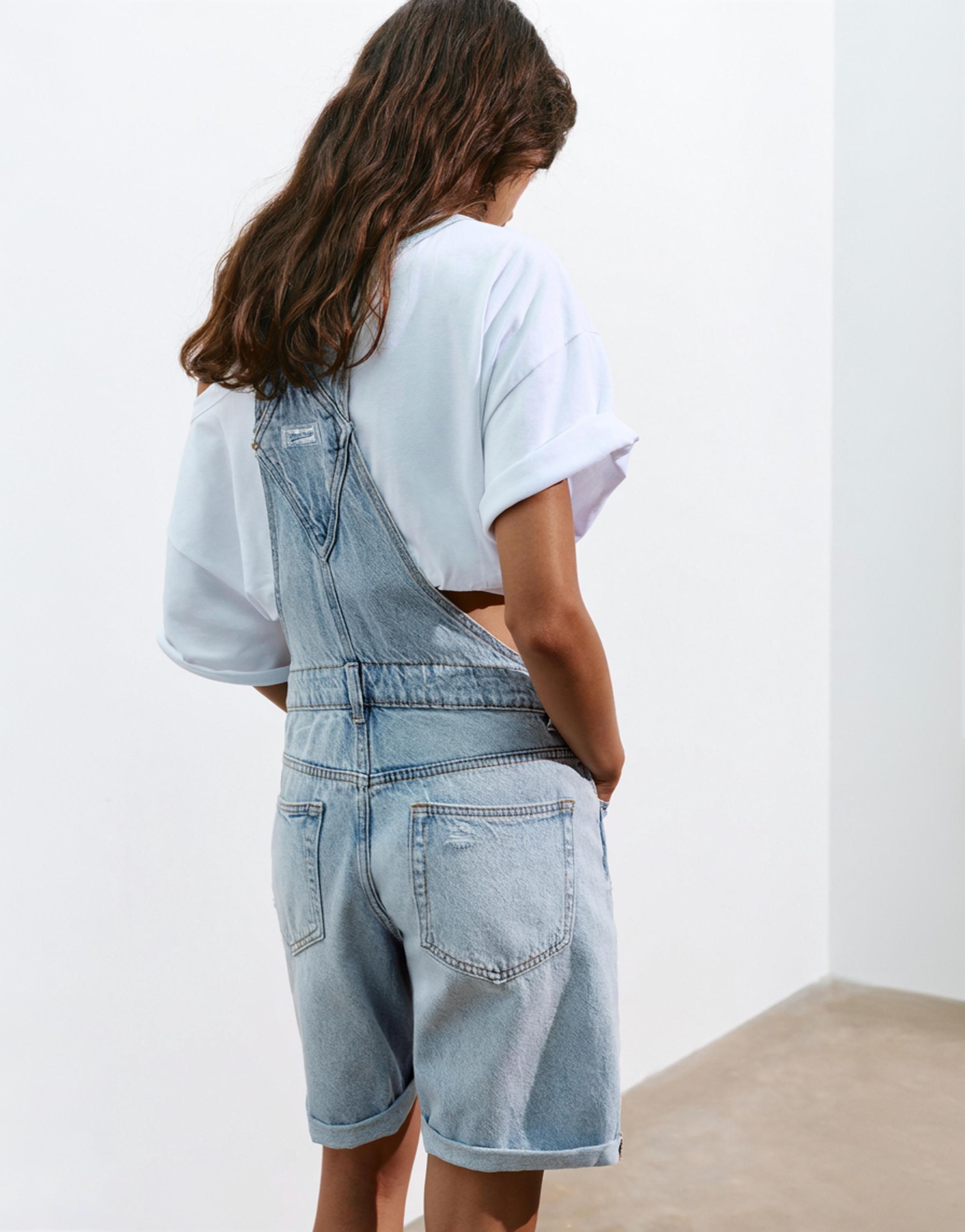 Short denim dungarees — Pale blue