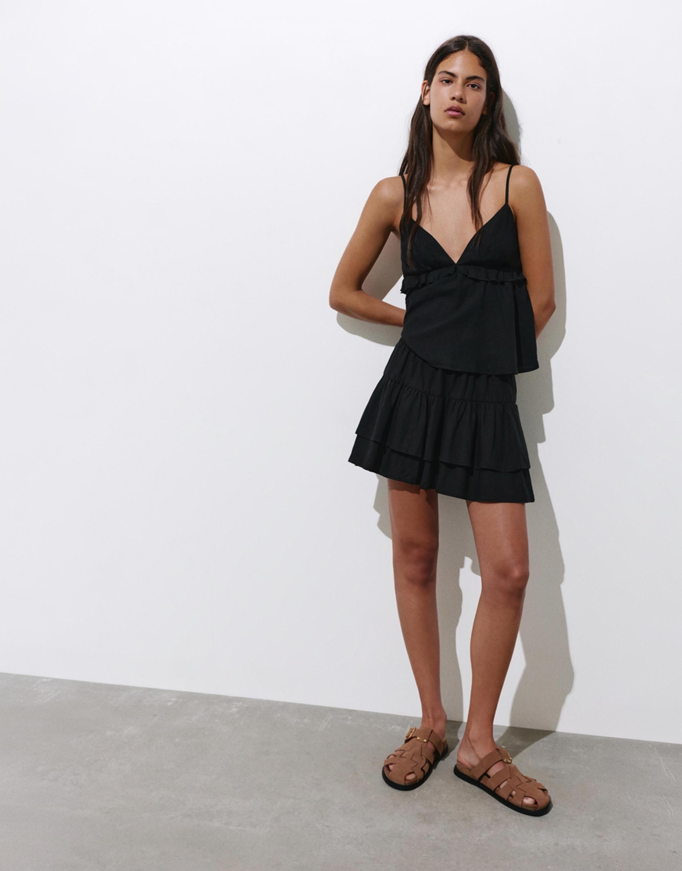 Ruffled mini skirt with linen — Black