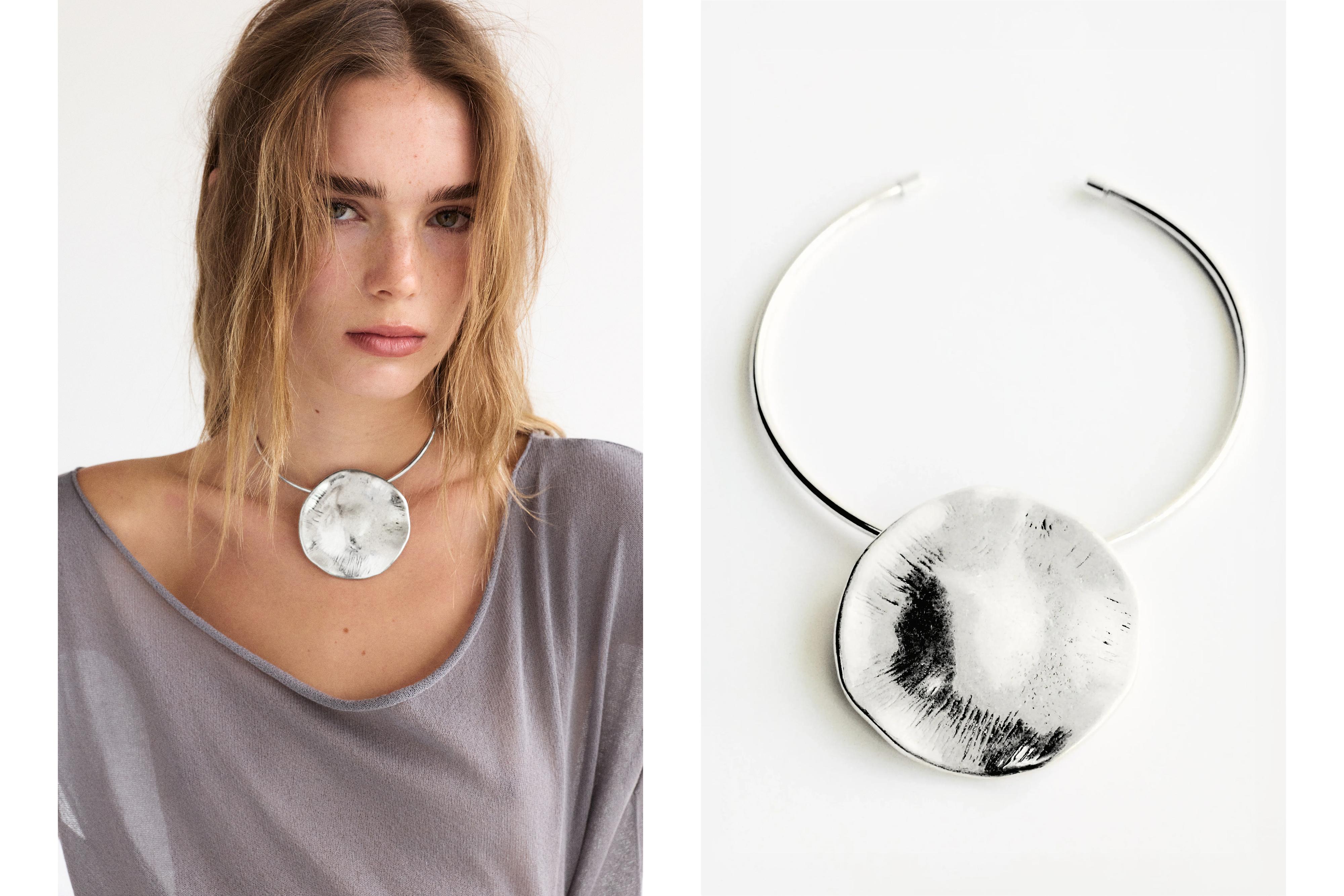 Rigid pendant necklace — Silver