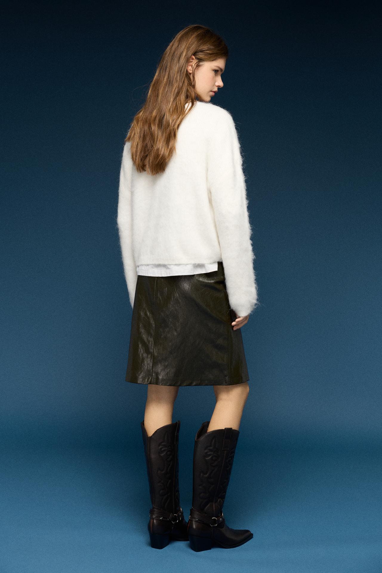 Soft-touch knit jumper — Ecru