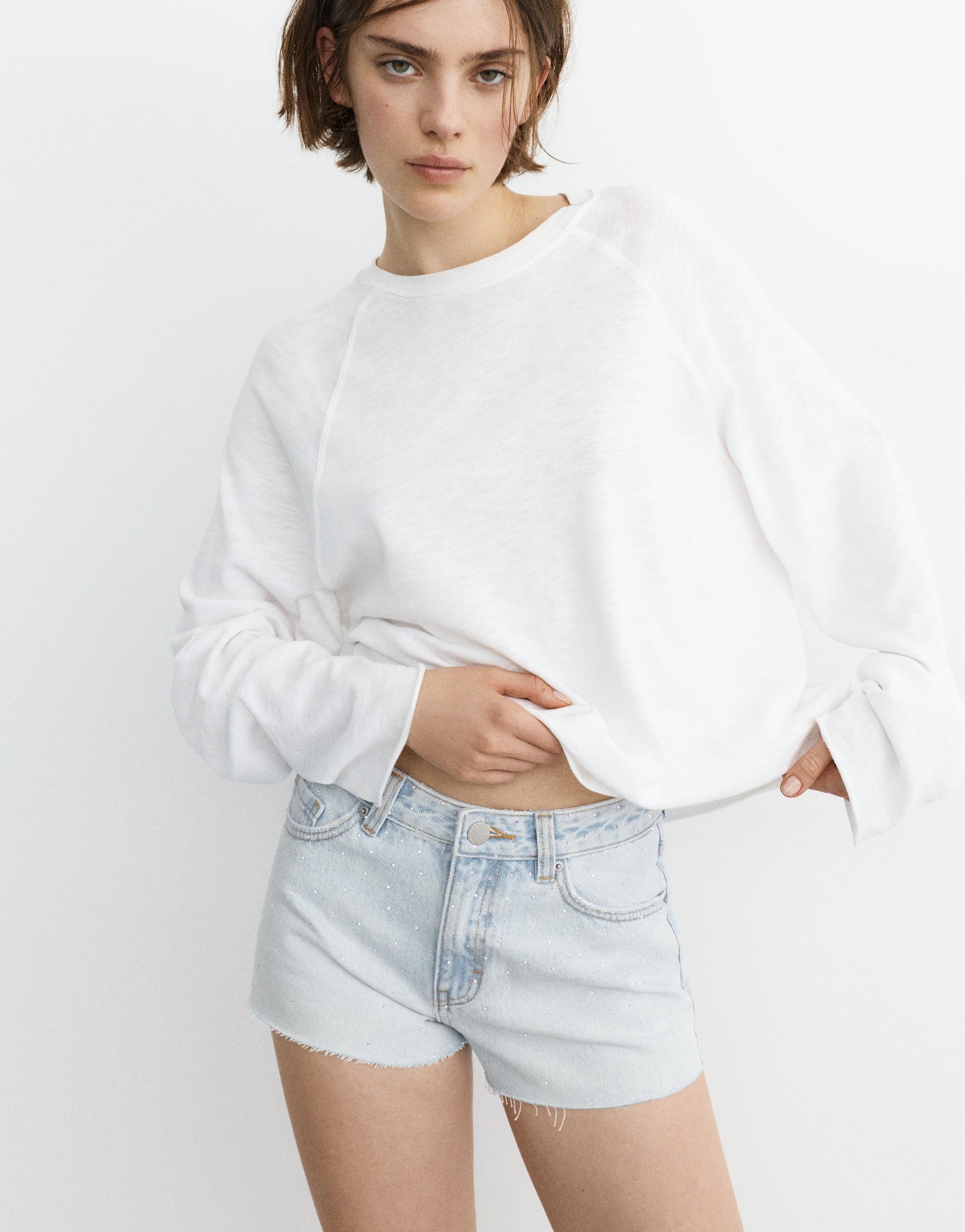 Mid-waist rhinestone denim shorts — Pale blue