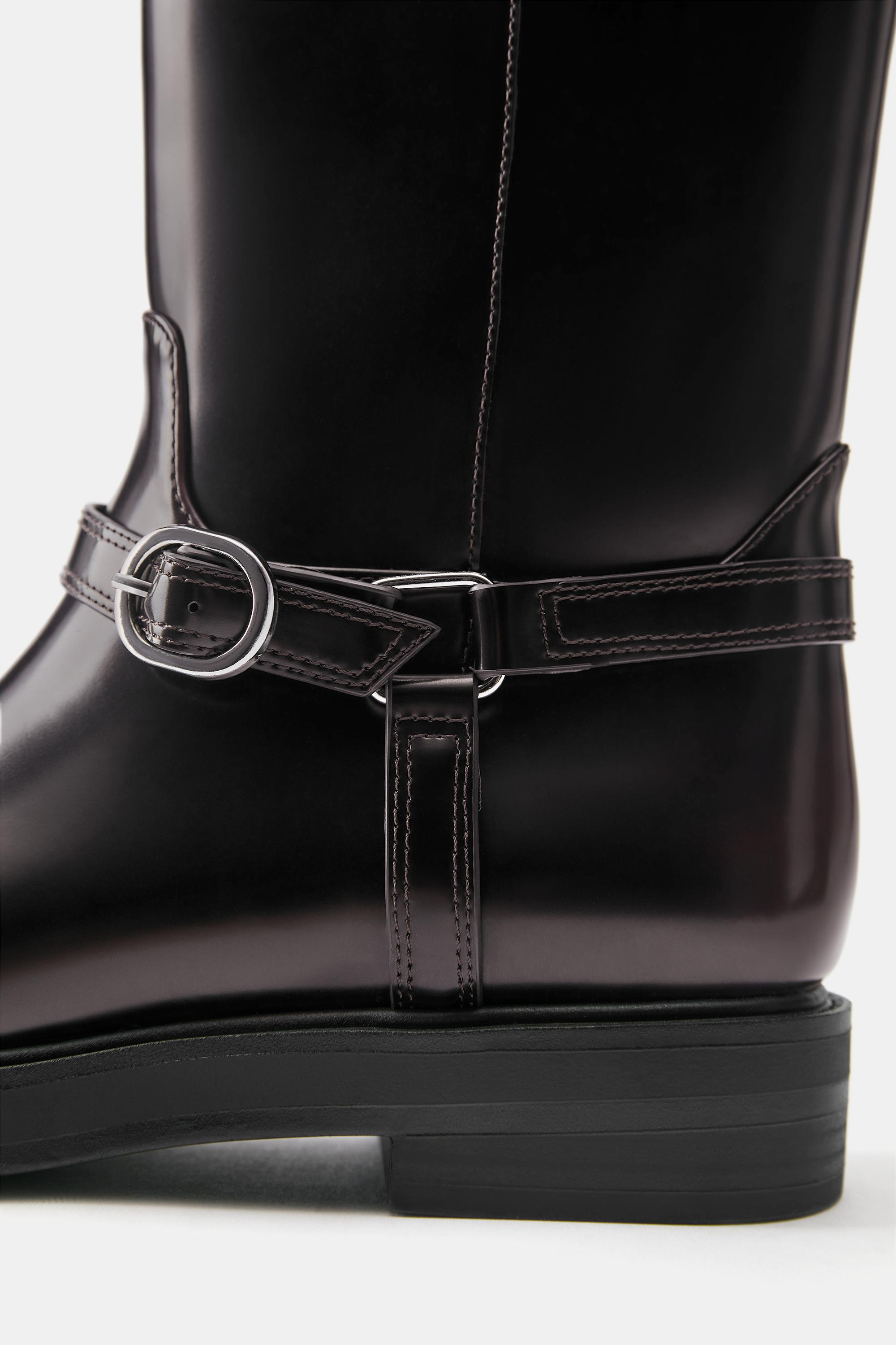 Flat high-leg buckled boots — Burgundy