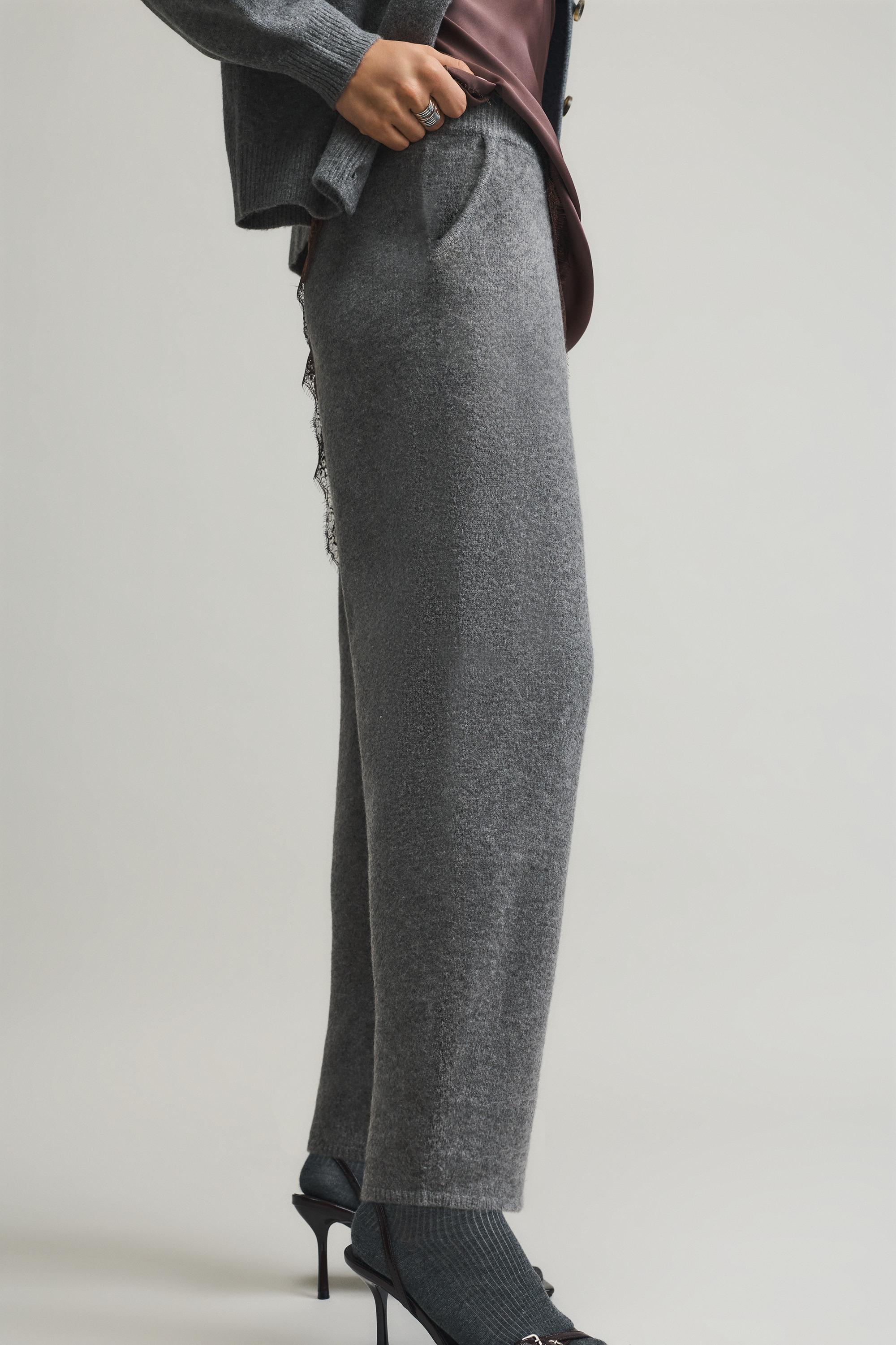 Knit barrel pants — Medium grey