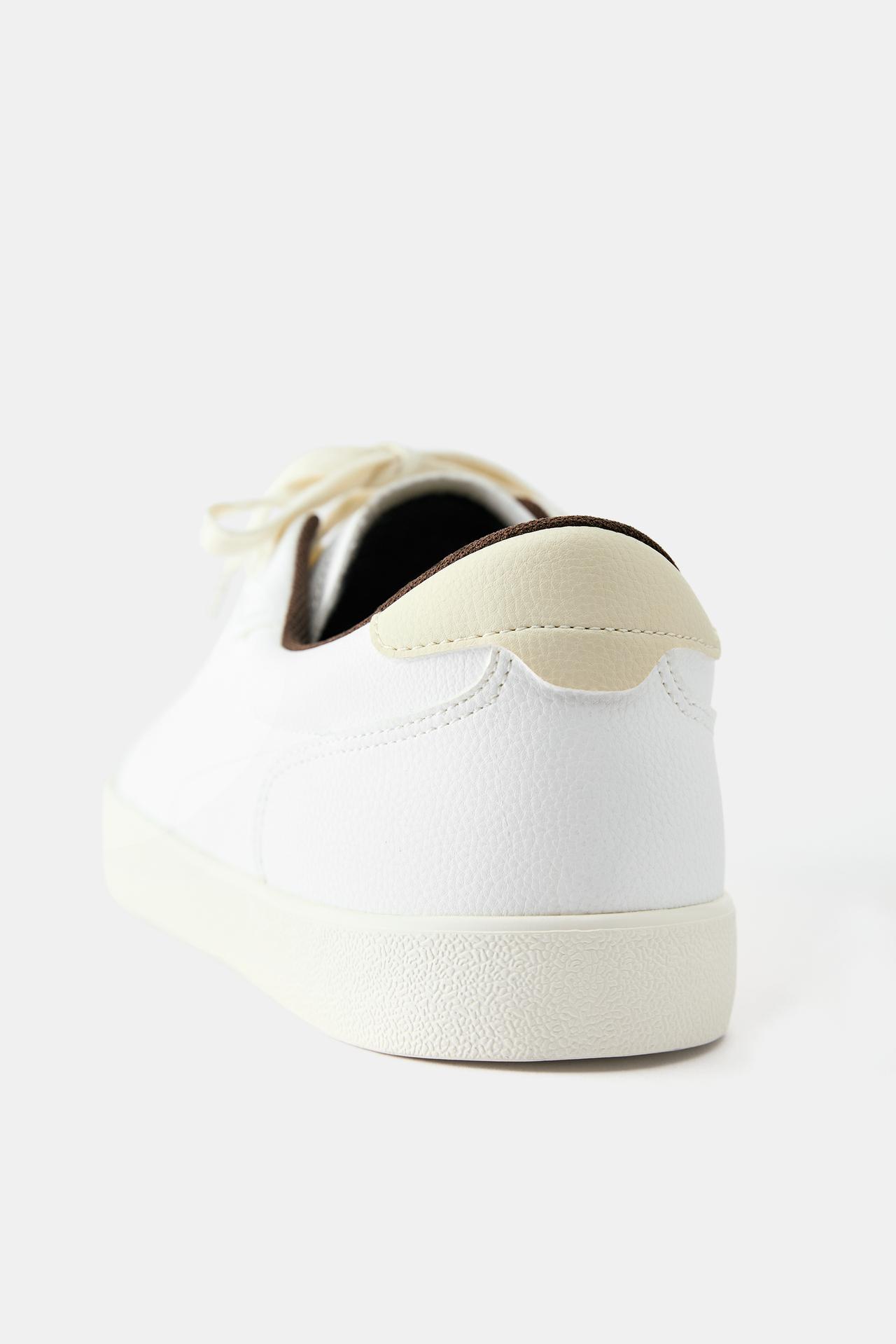 Casual trainers — White