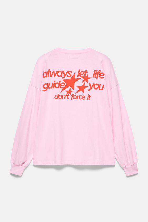 Koszulka oversize z nadrukiem gwiazd