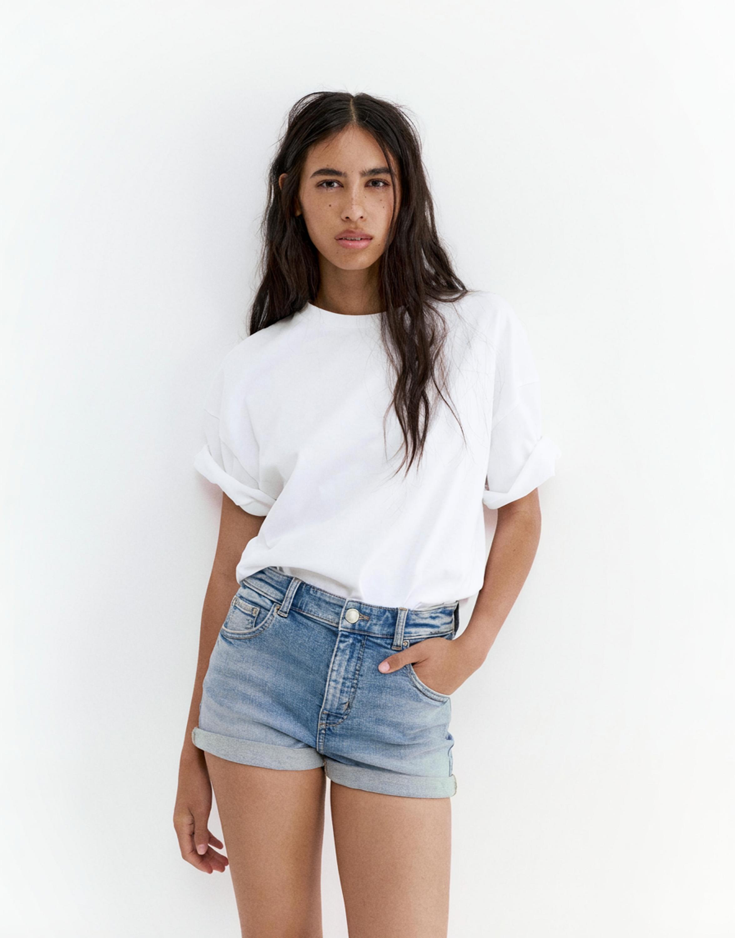 Mid-waist denim shorts — Pale blue