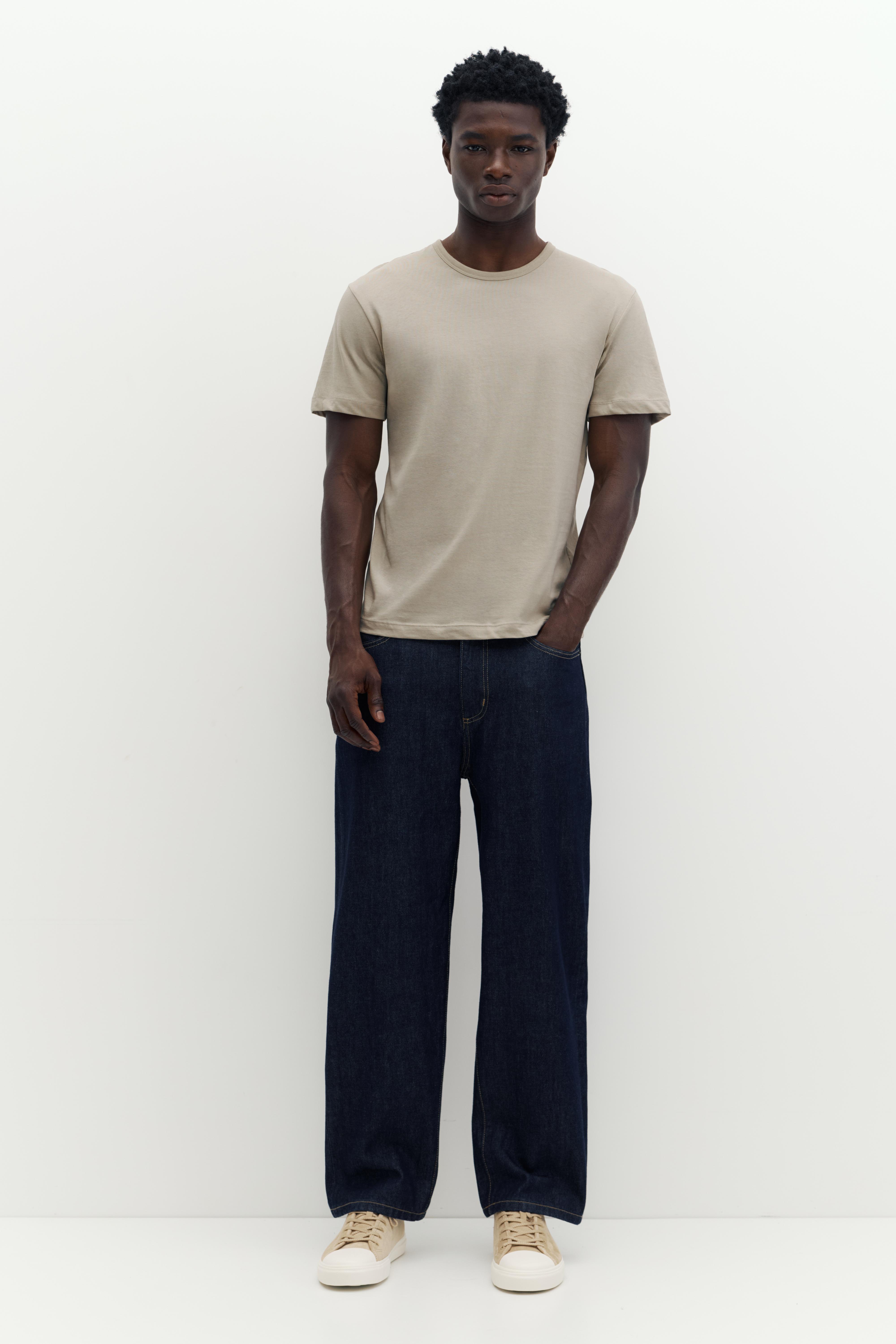 Slim fit basic T-shirt — Sand