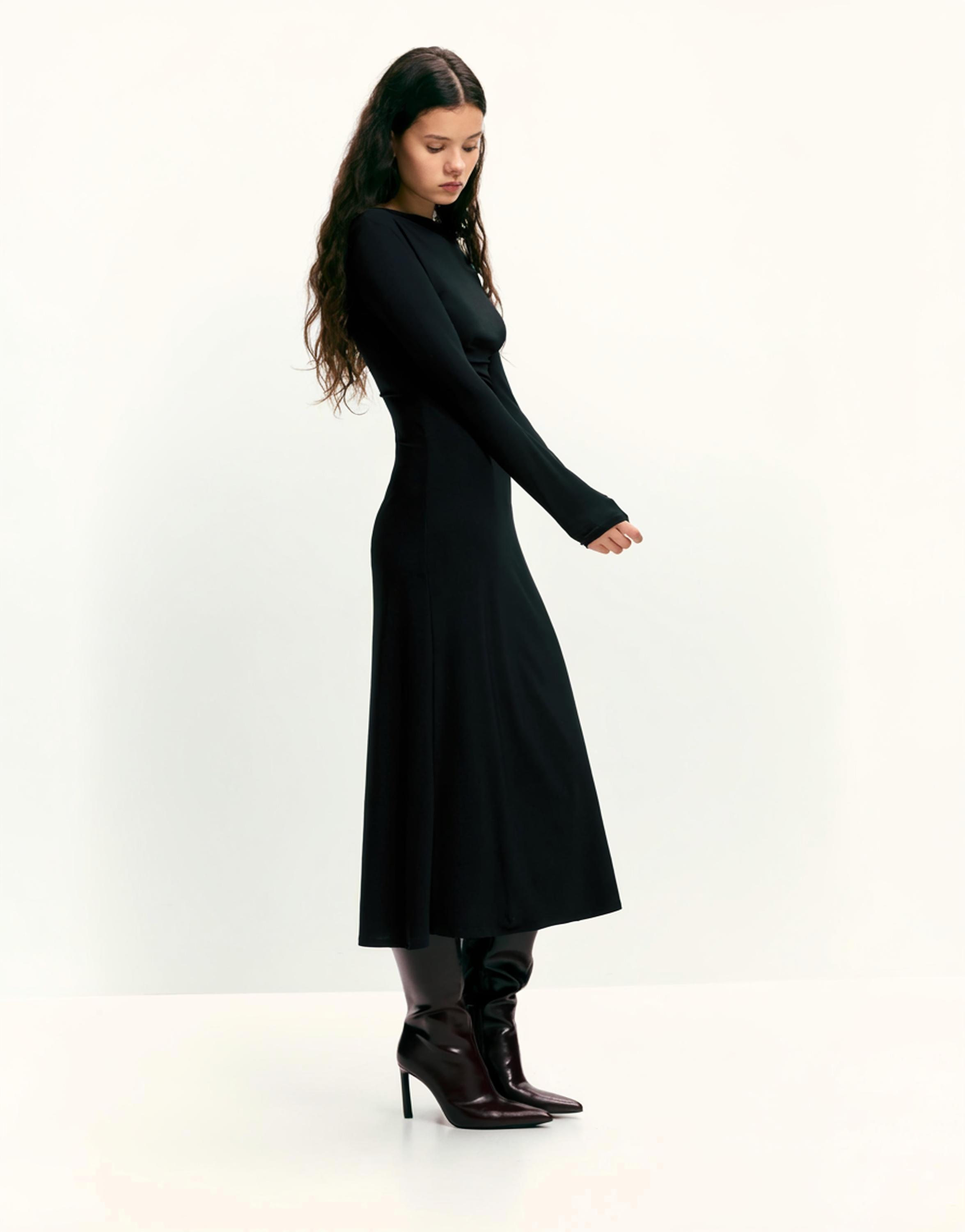 Drape detaylı yumuşak midi elbise - Görsel 10