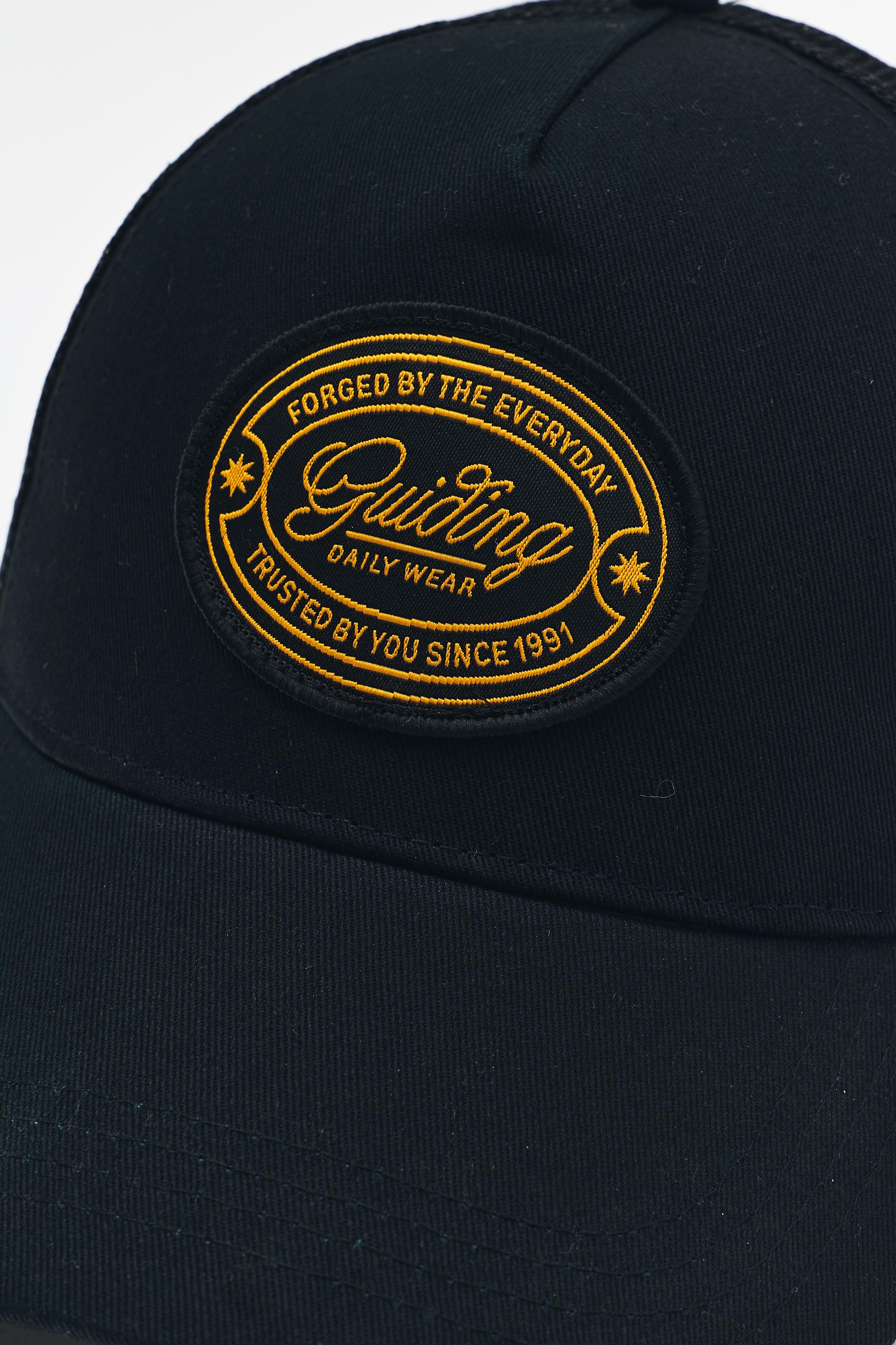 Embroidered patch trucker cap — Black