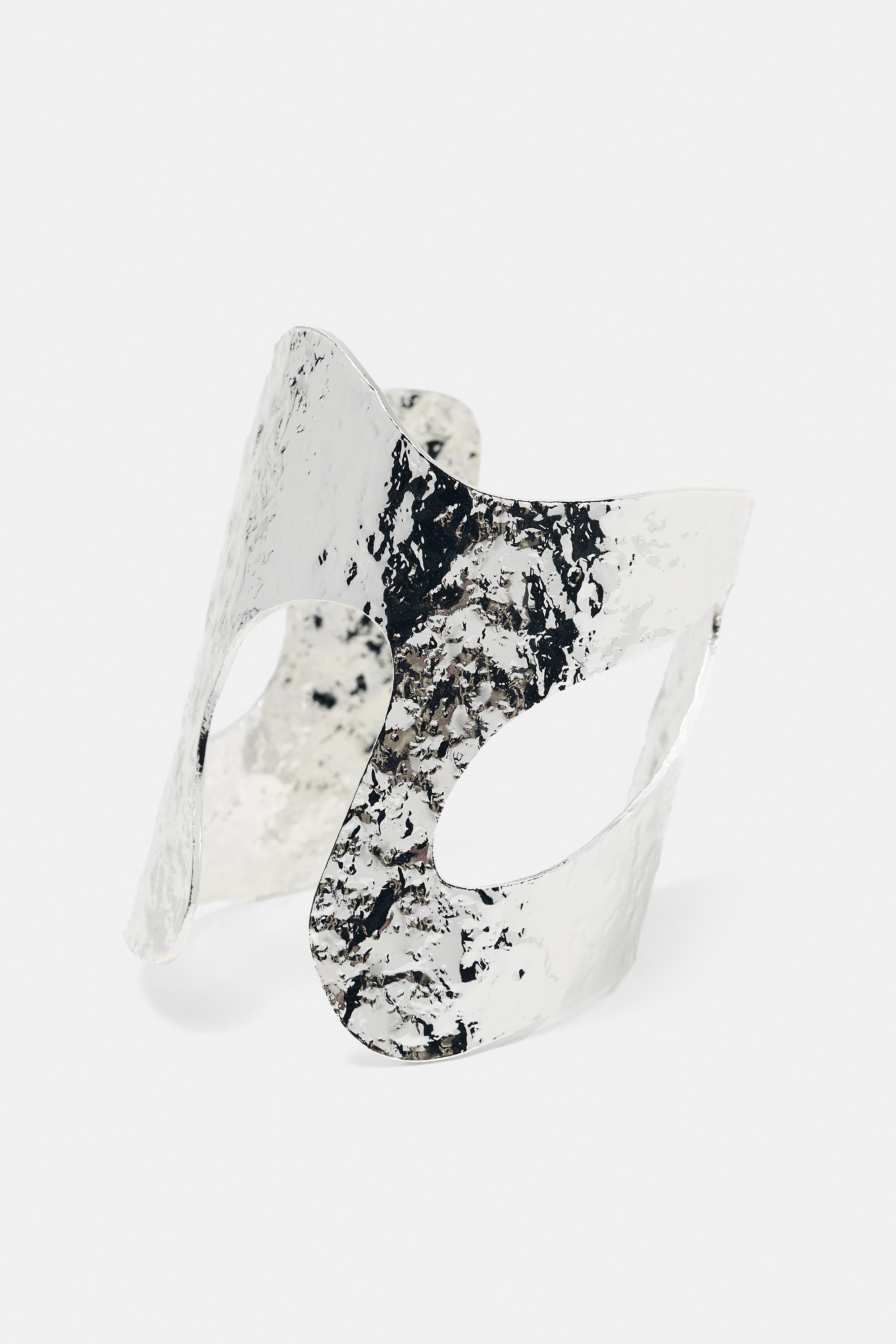 Curved textured cuff — Silver