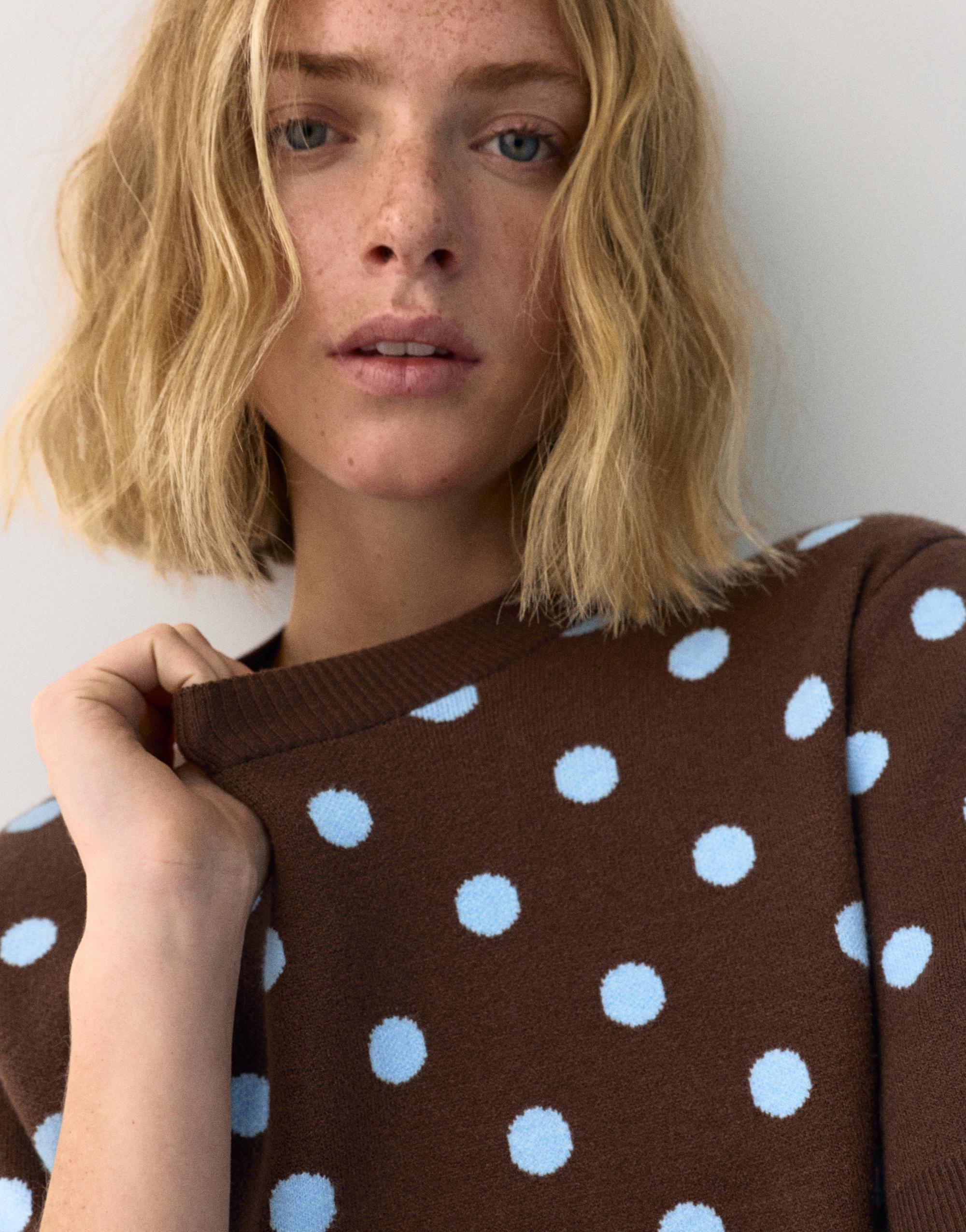 Puantiye desenli kısa kollu top - Görsel 12