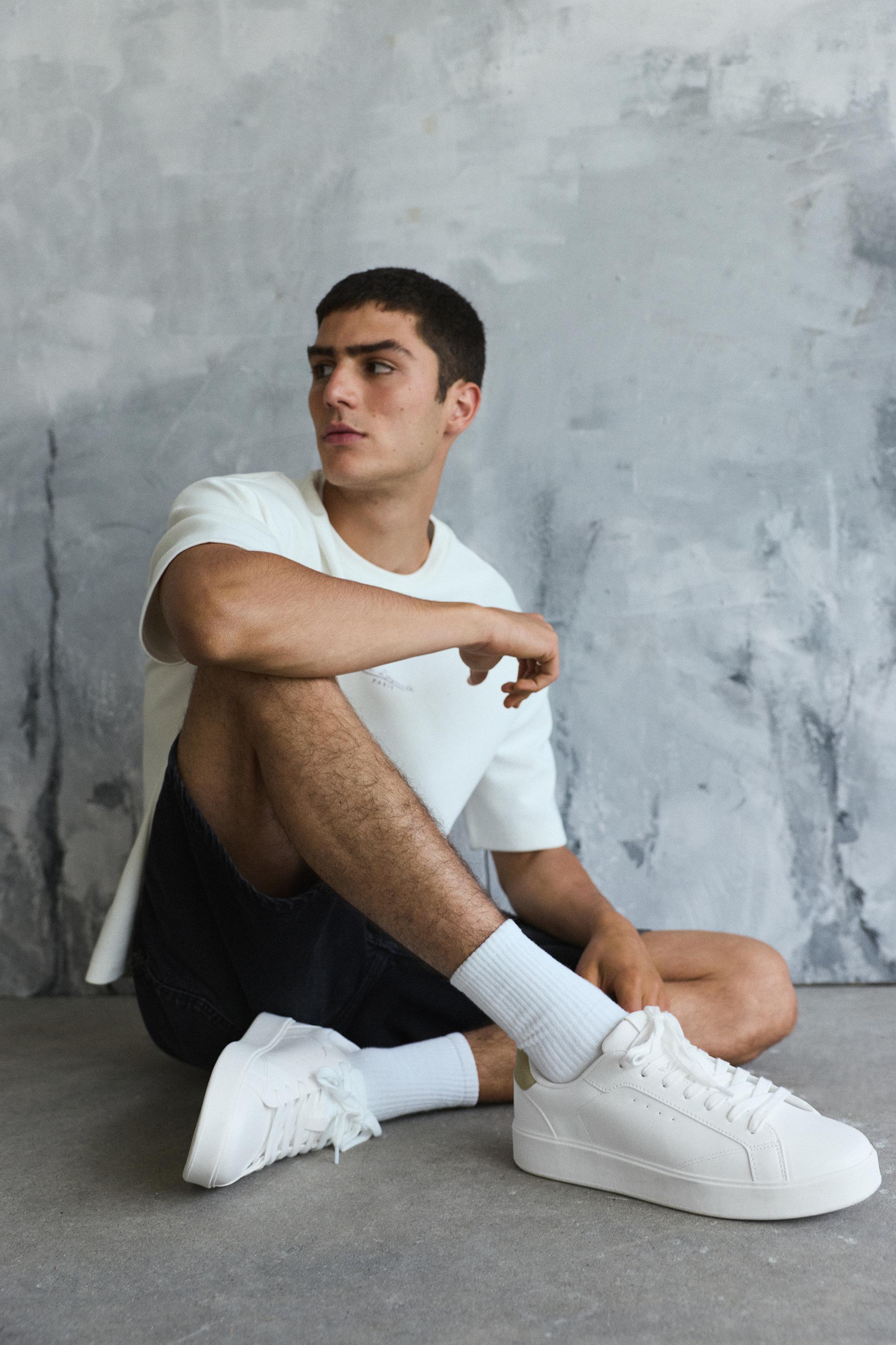 Casual trainers — White