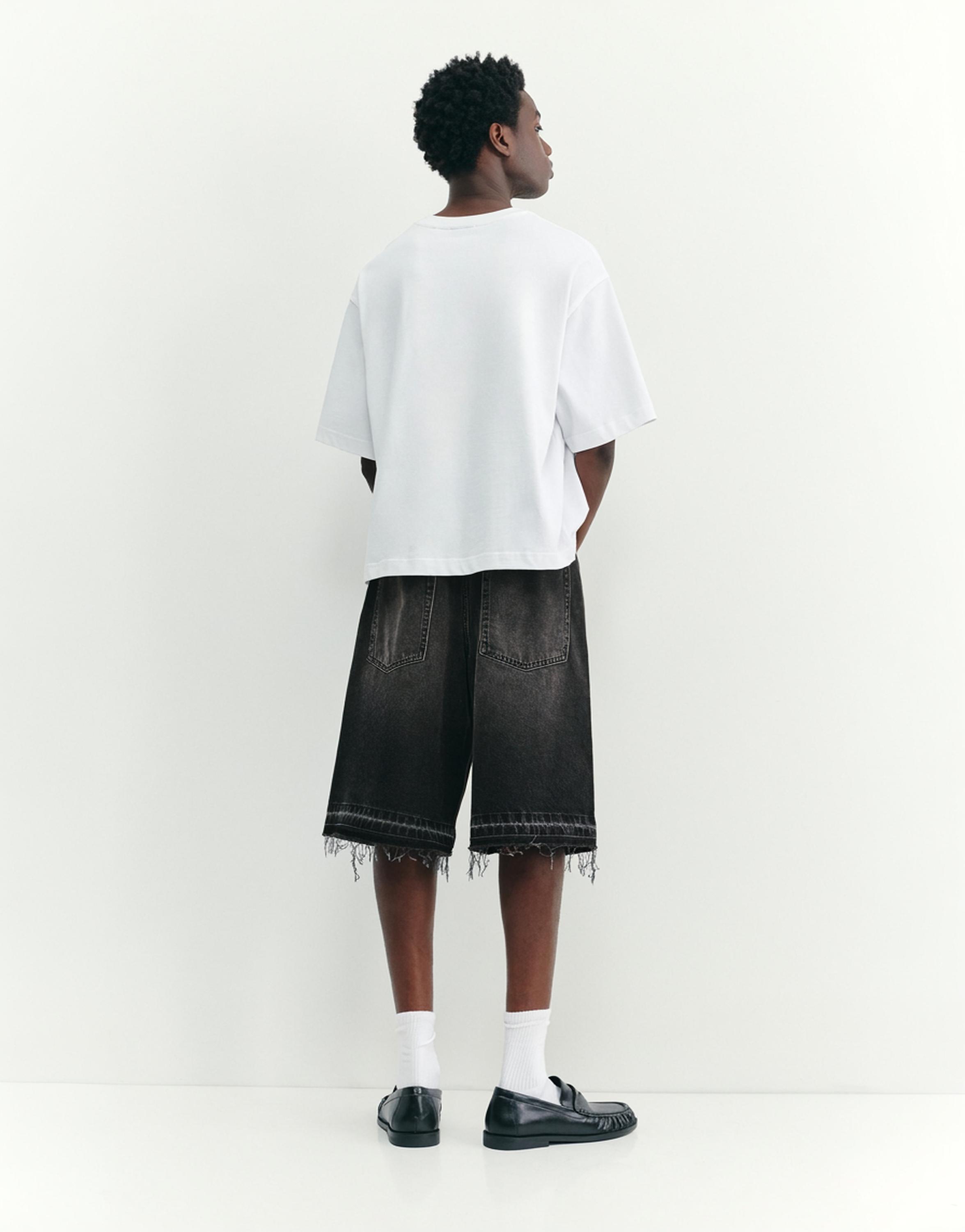 Frayed hem skater Bermuda shorts — Faded black