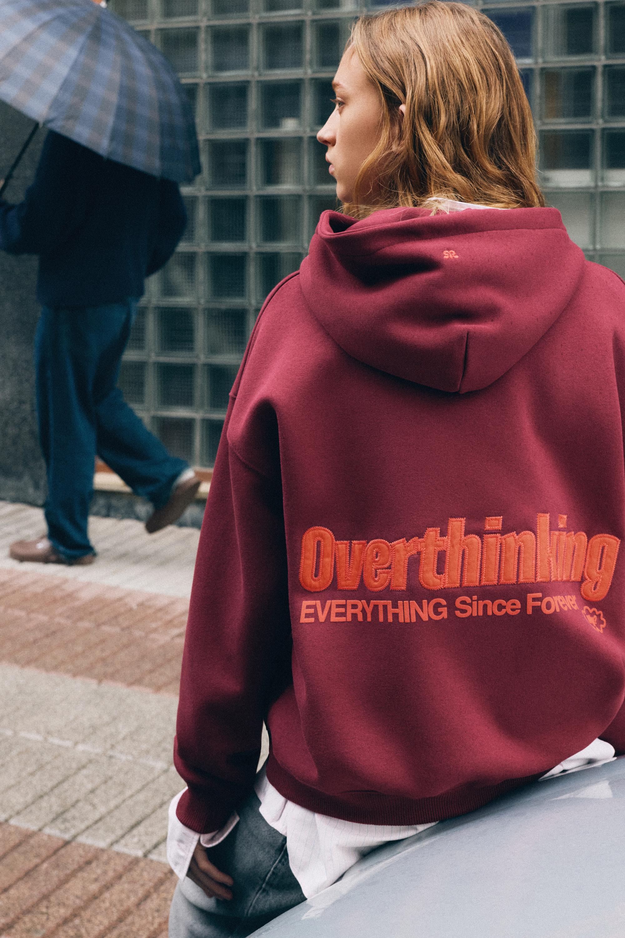 Felpa Cappuccio Grafica Overthinking