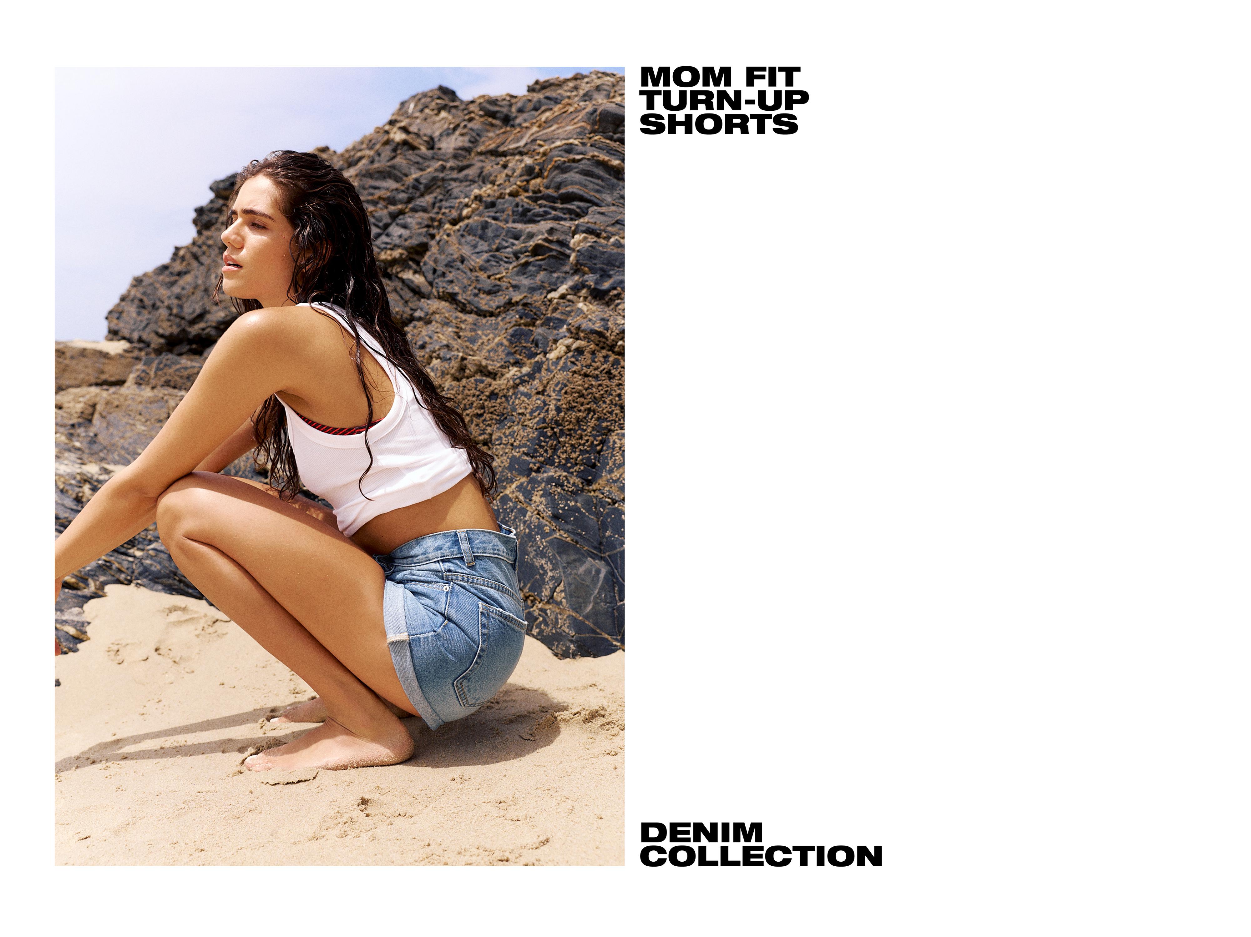 Denim mom fit shorts with turn-up hems — Medium blue