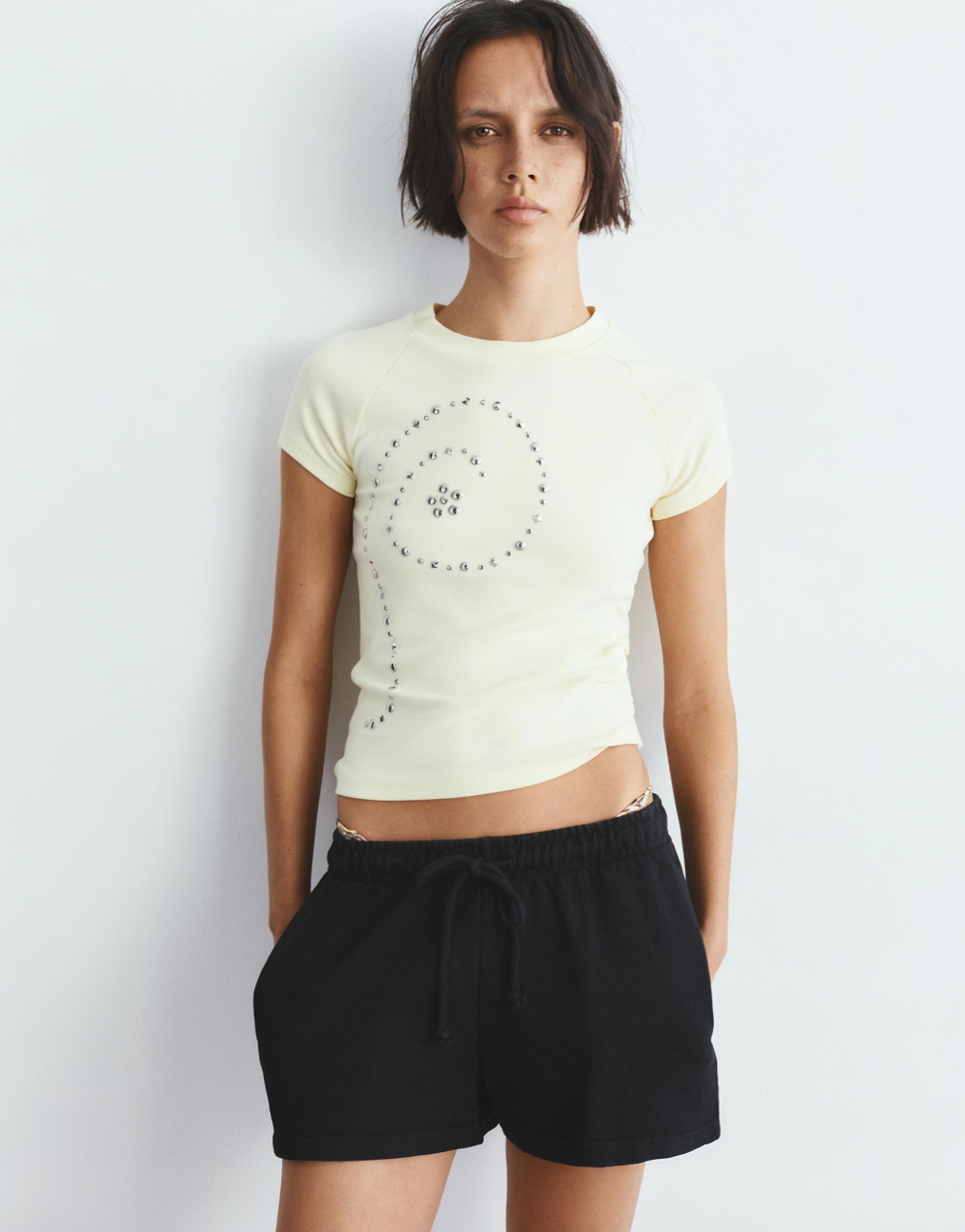 Sports shorts with elastic waist — Black