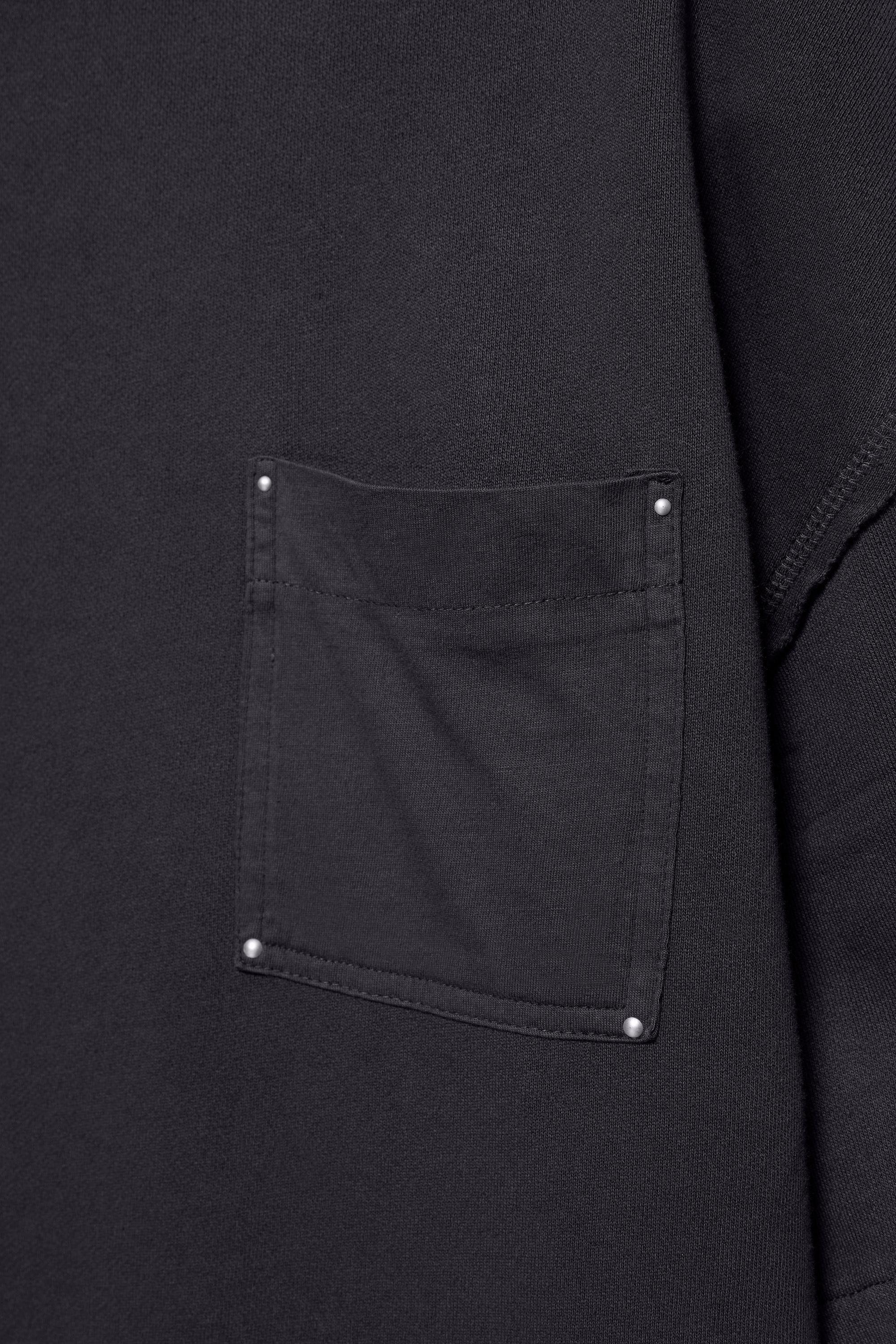 Oversize T-shirt with stud pocket — Anthracite grey