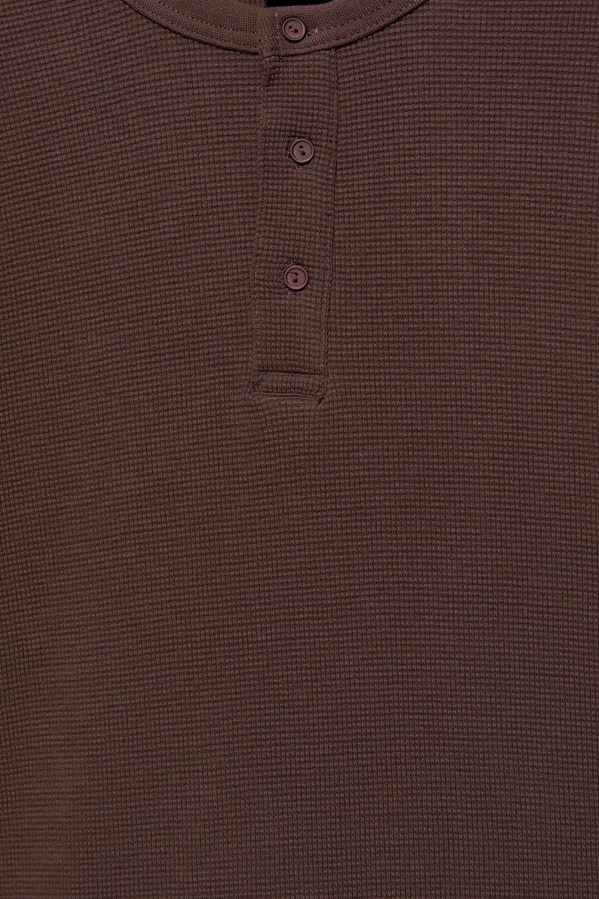 Waffle-knit long sleeve T-shirt — Brown