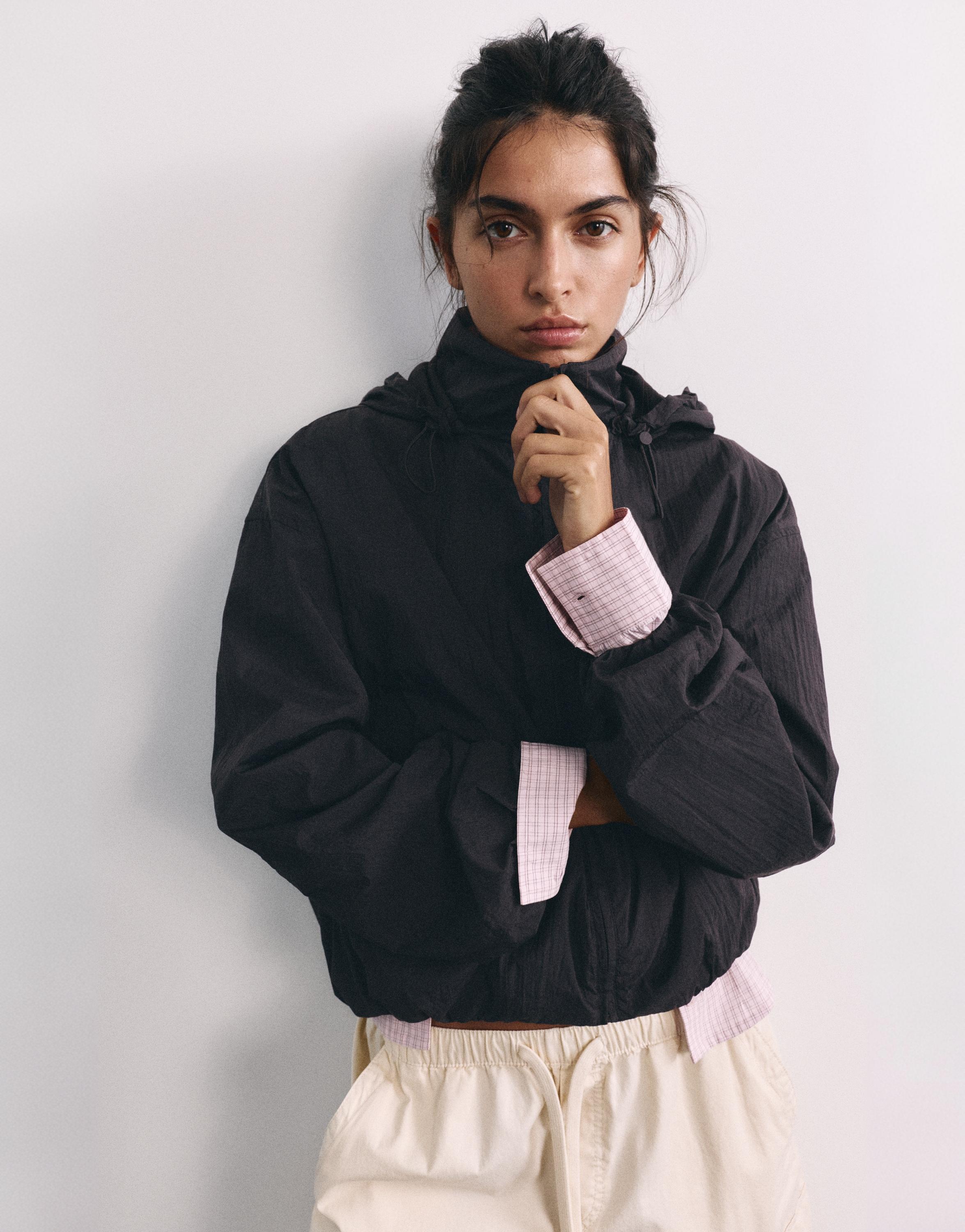 Lightweight hooded jacket — Black