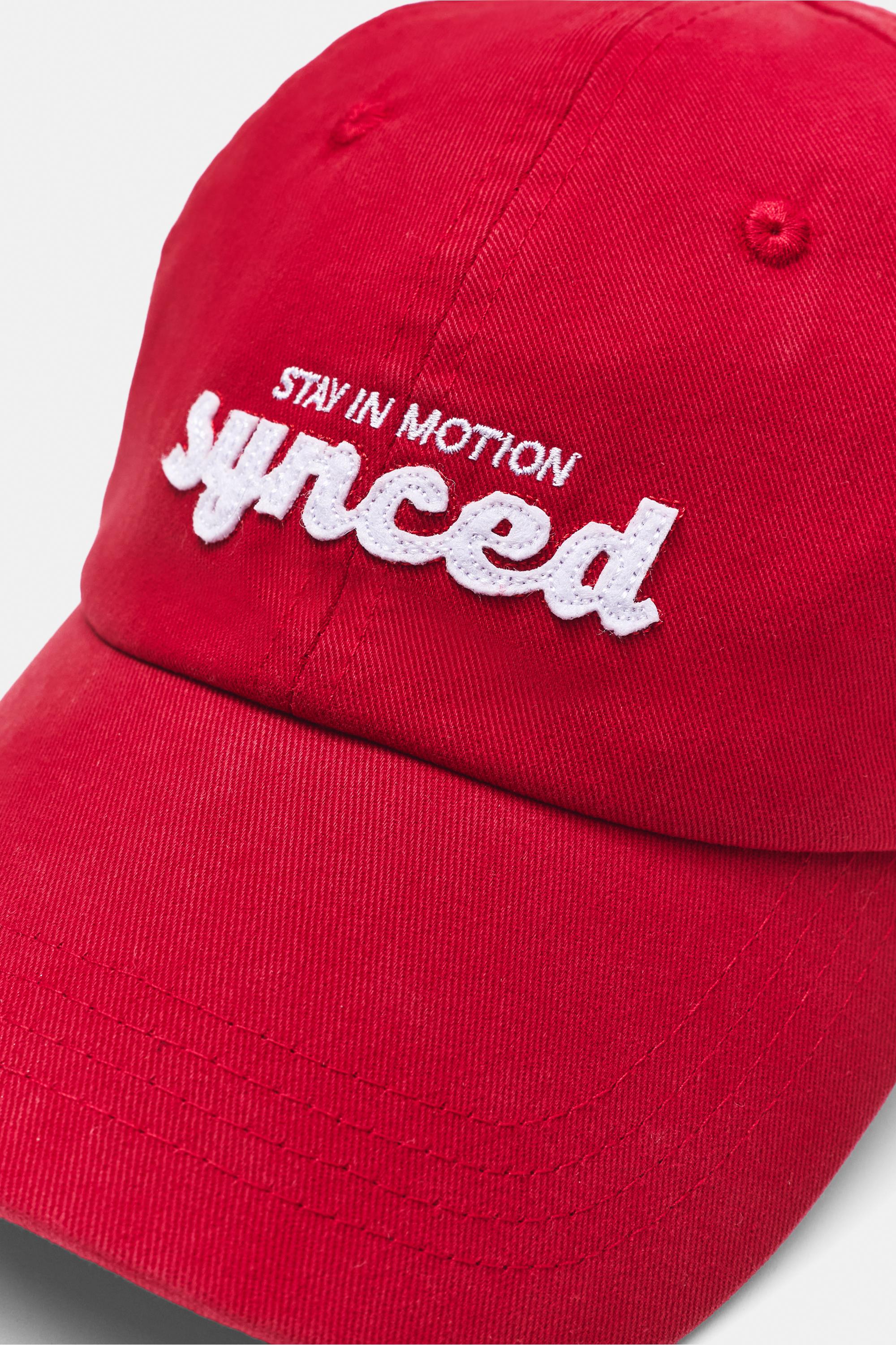Synced graphic cap — Red