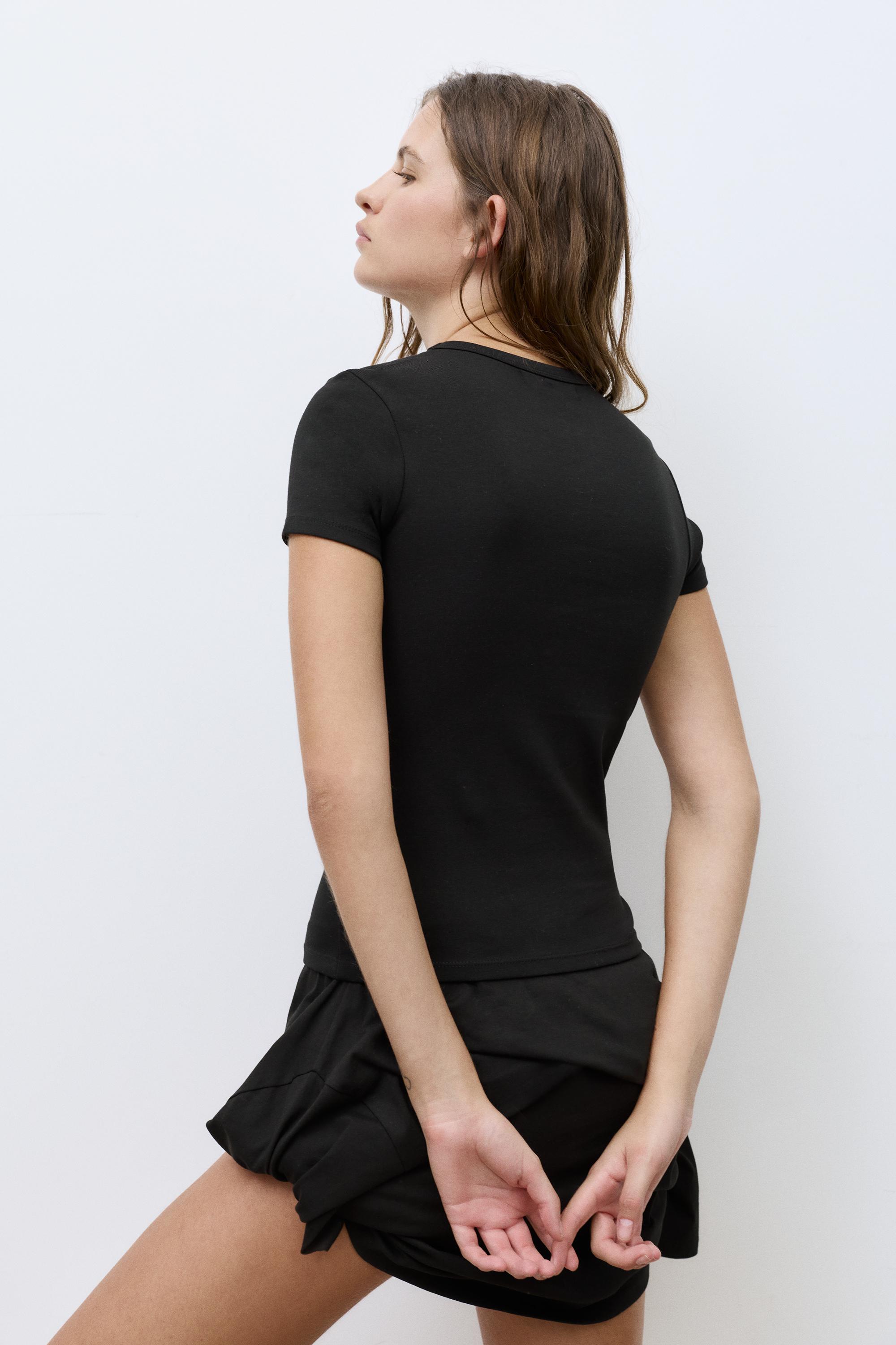 Kısa kollu dar kesim t-shirt - Görsel 18