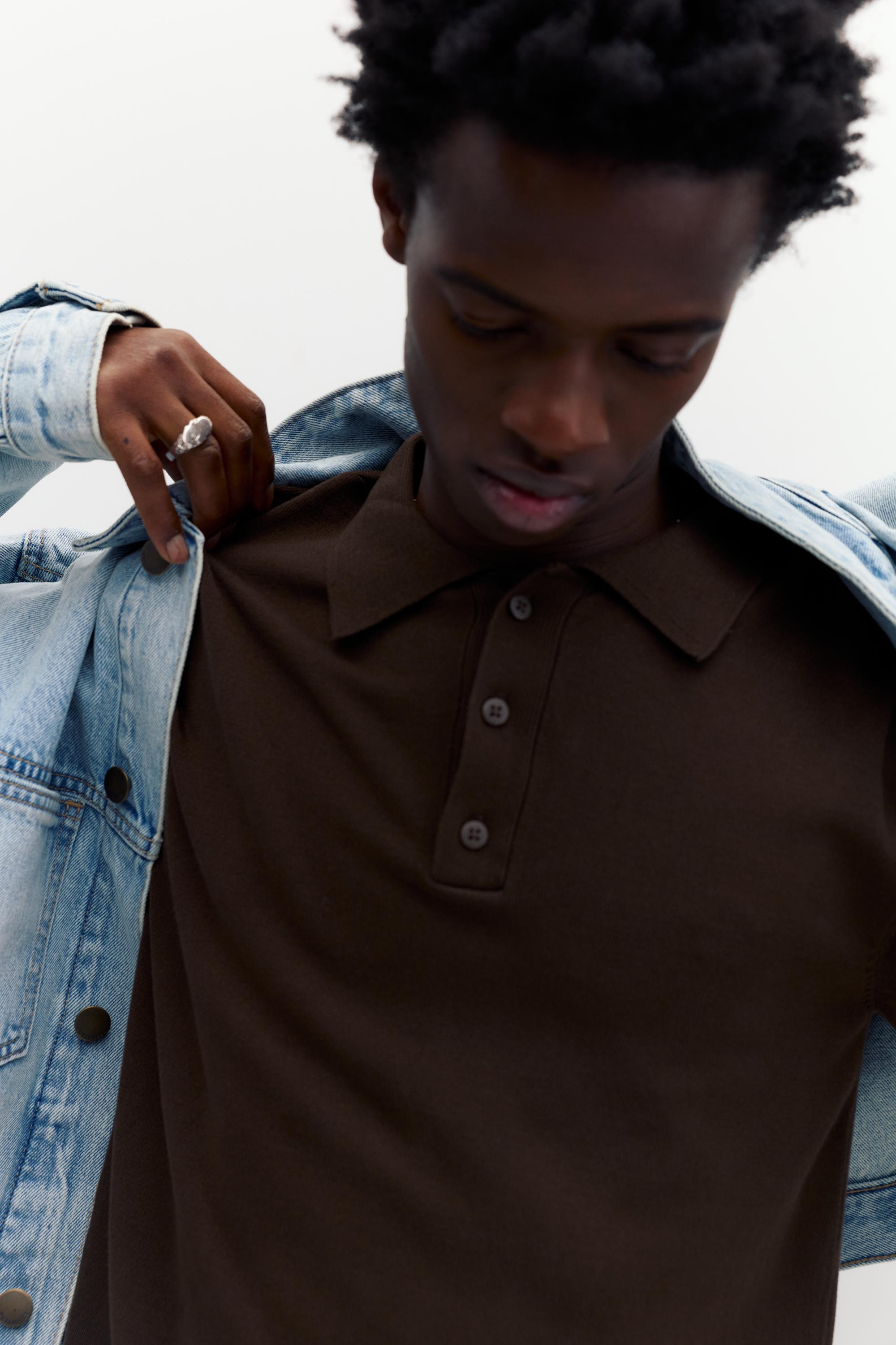 Short sleeve knit polo shirt — Chocolate