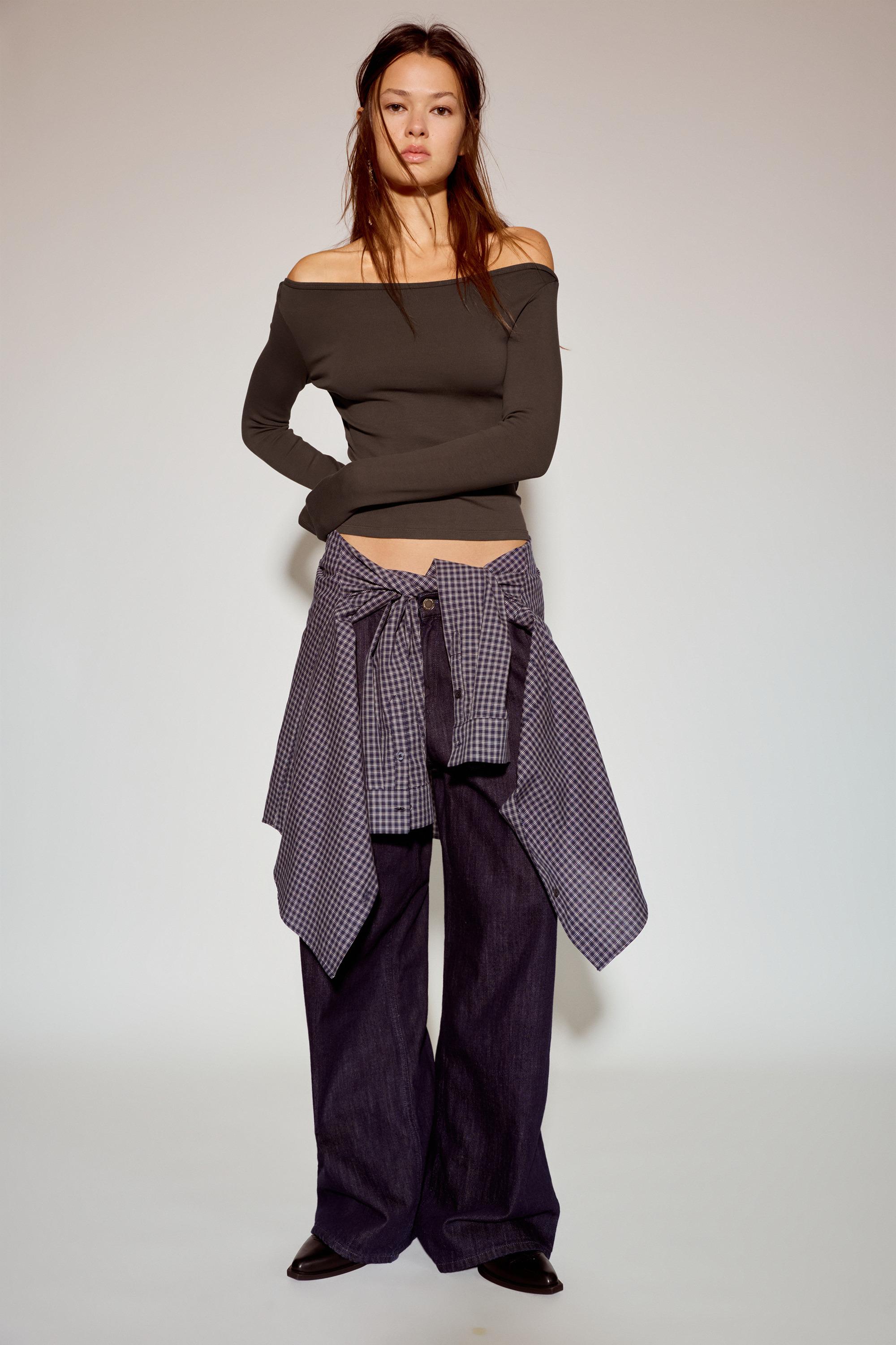 Uzun kollu geniş yaka t-shirt - Görsel 51