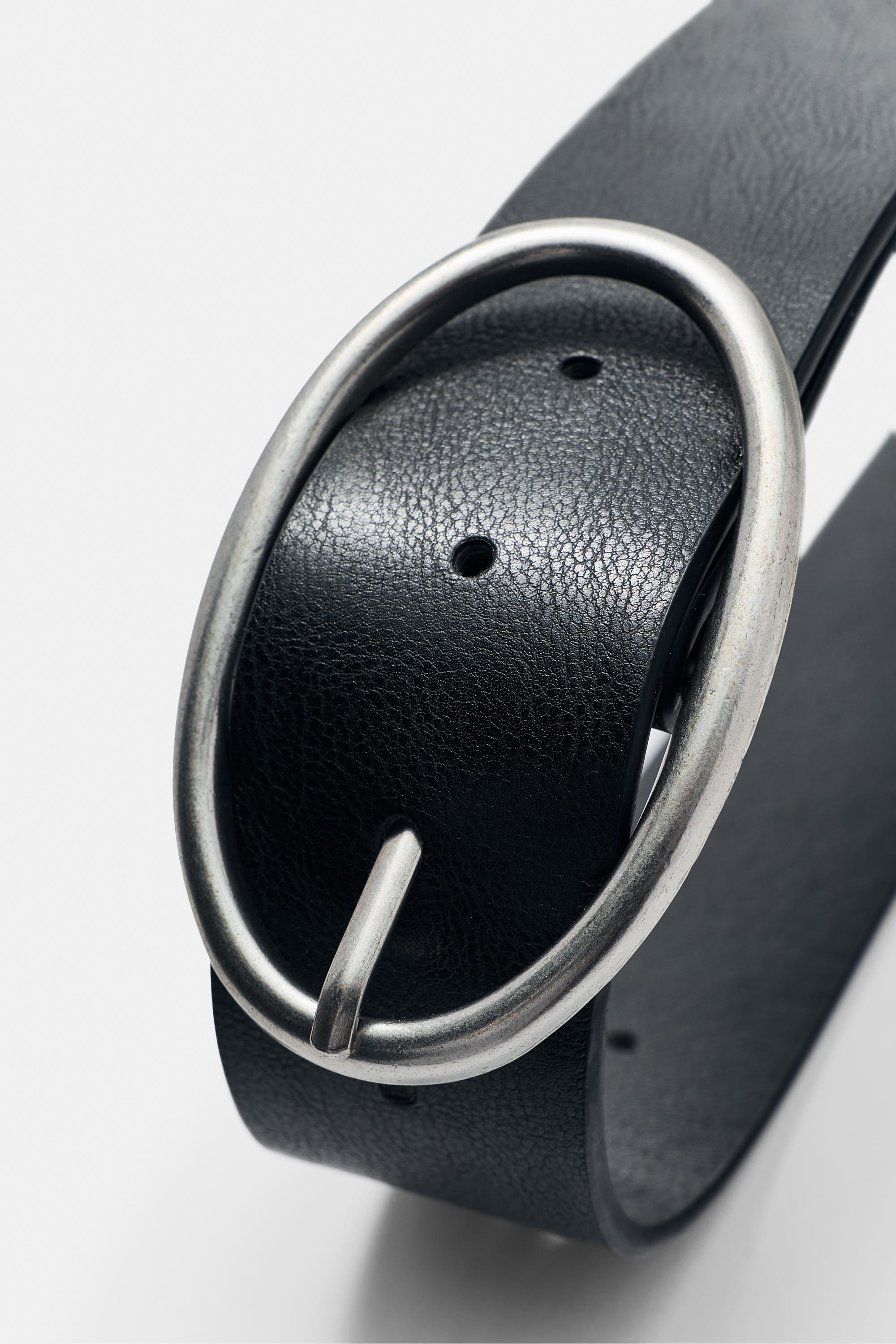 Oval buckle belt — Black