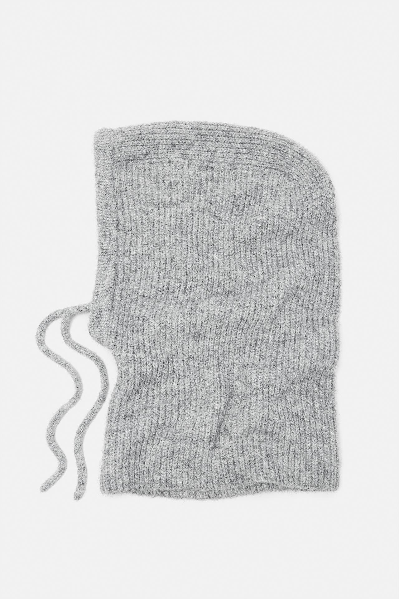Ribbed knit balaclava — Pale grey