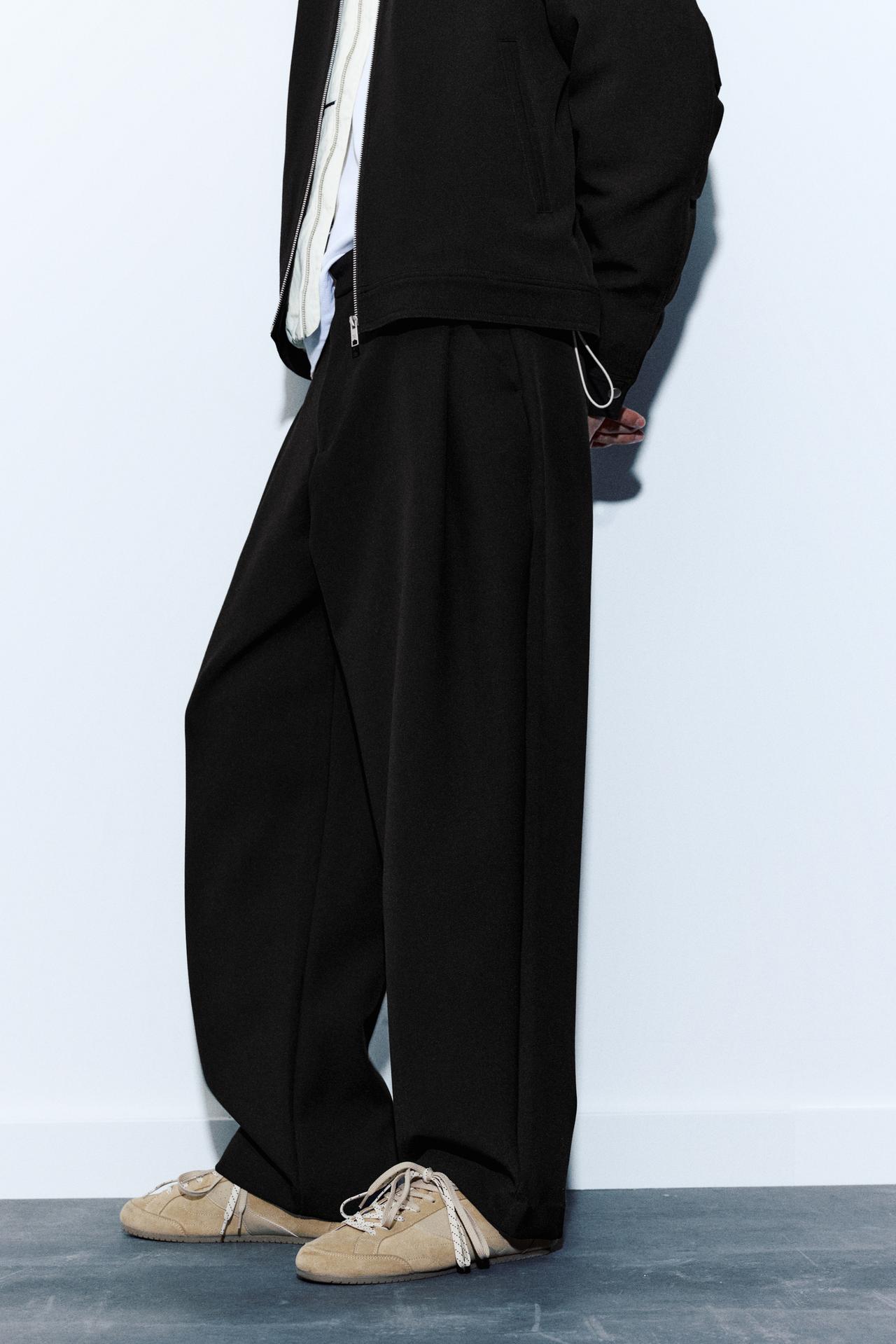 Straight tailored fit trousers — Black