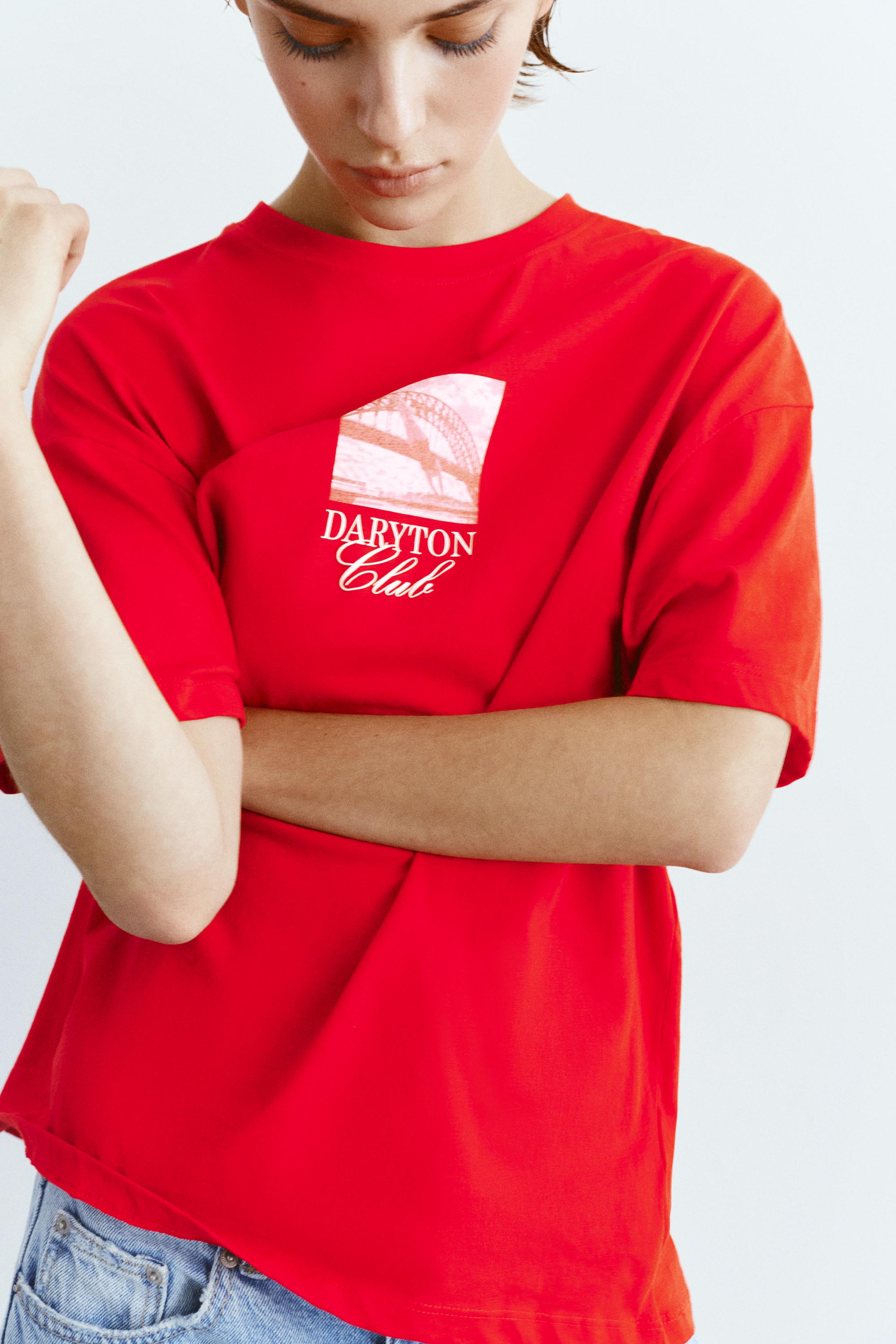 Red tişört with graphic and slogan - Görsel 12