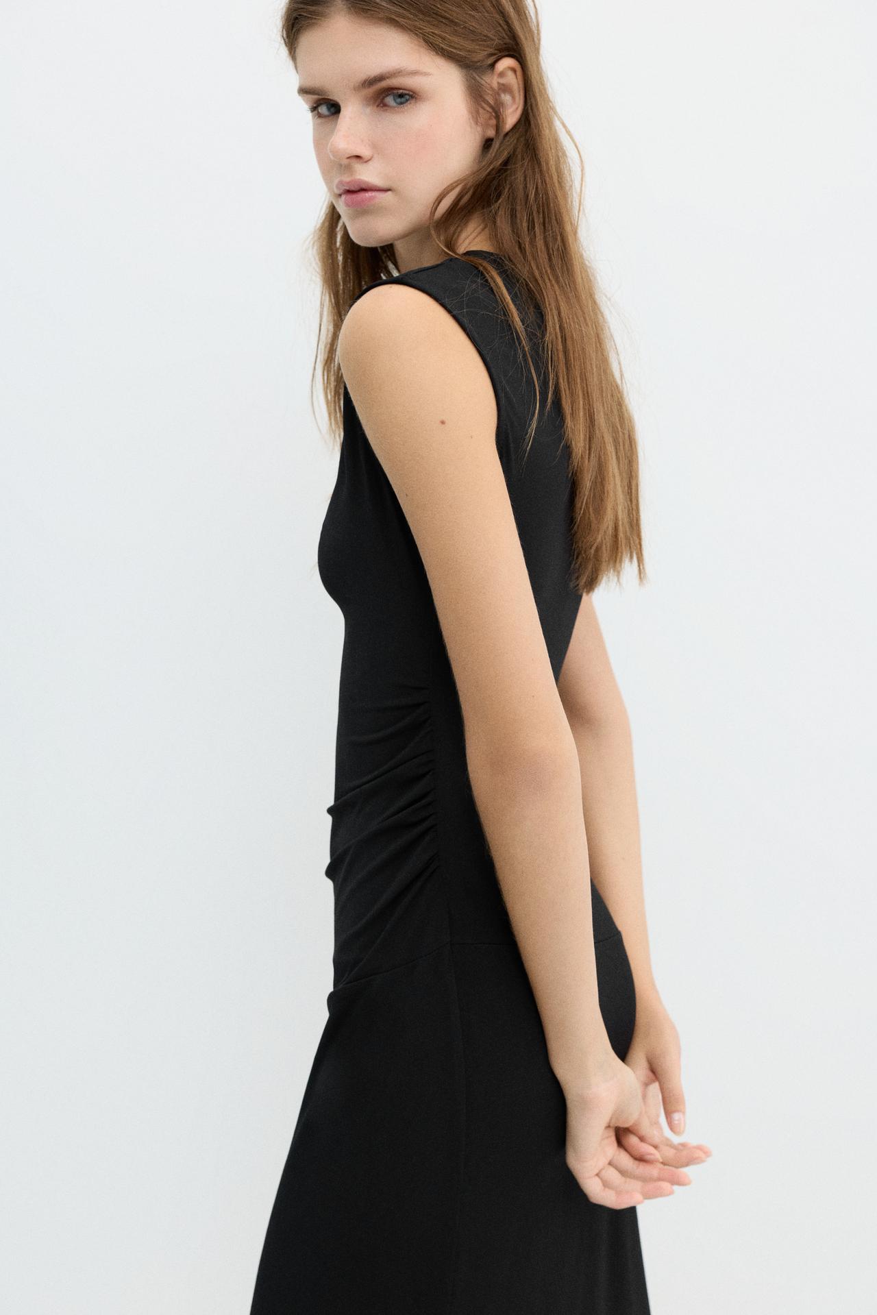 Short sleeve dress with gathering — Black