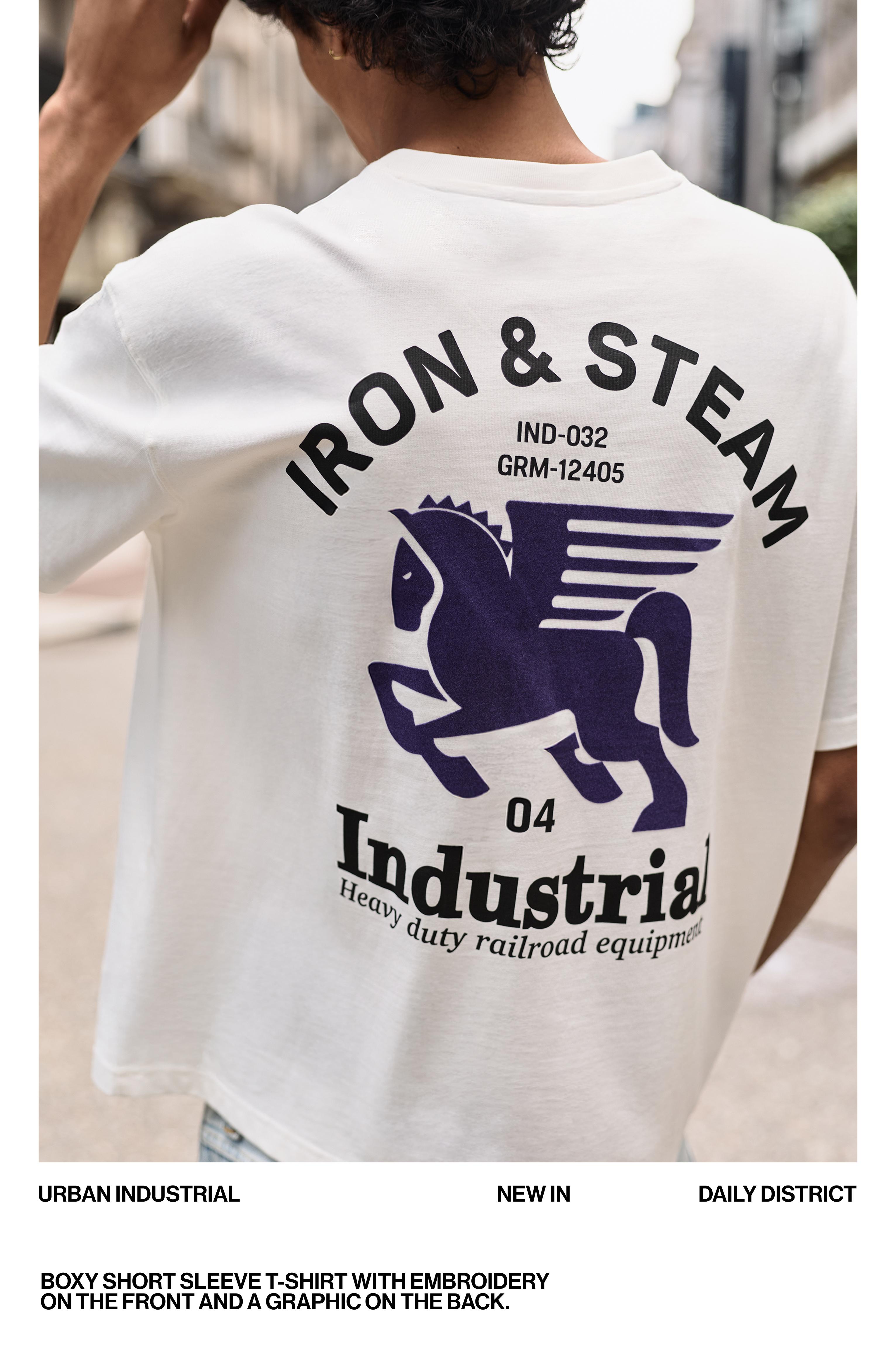 Boxy T-shirt with graphic embroidery — White