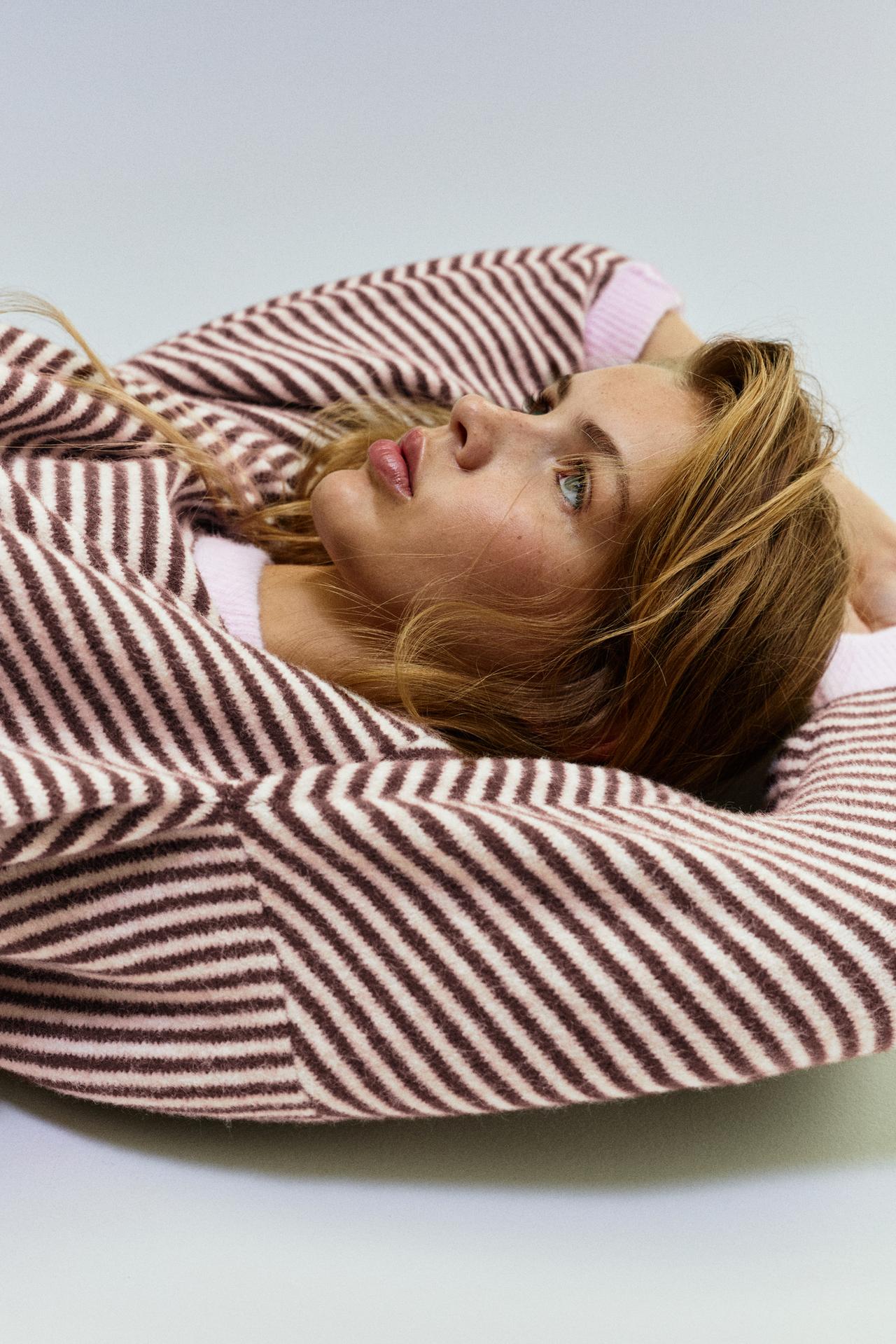 Striped jumper with contrast neck — Chocolate
