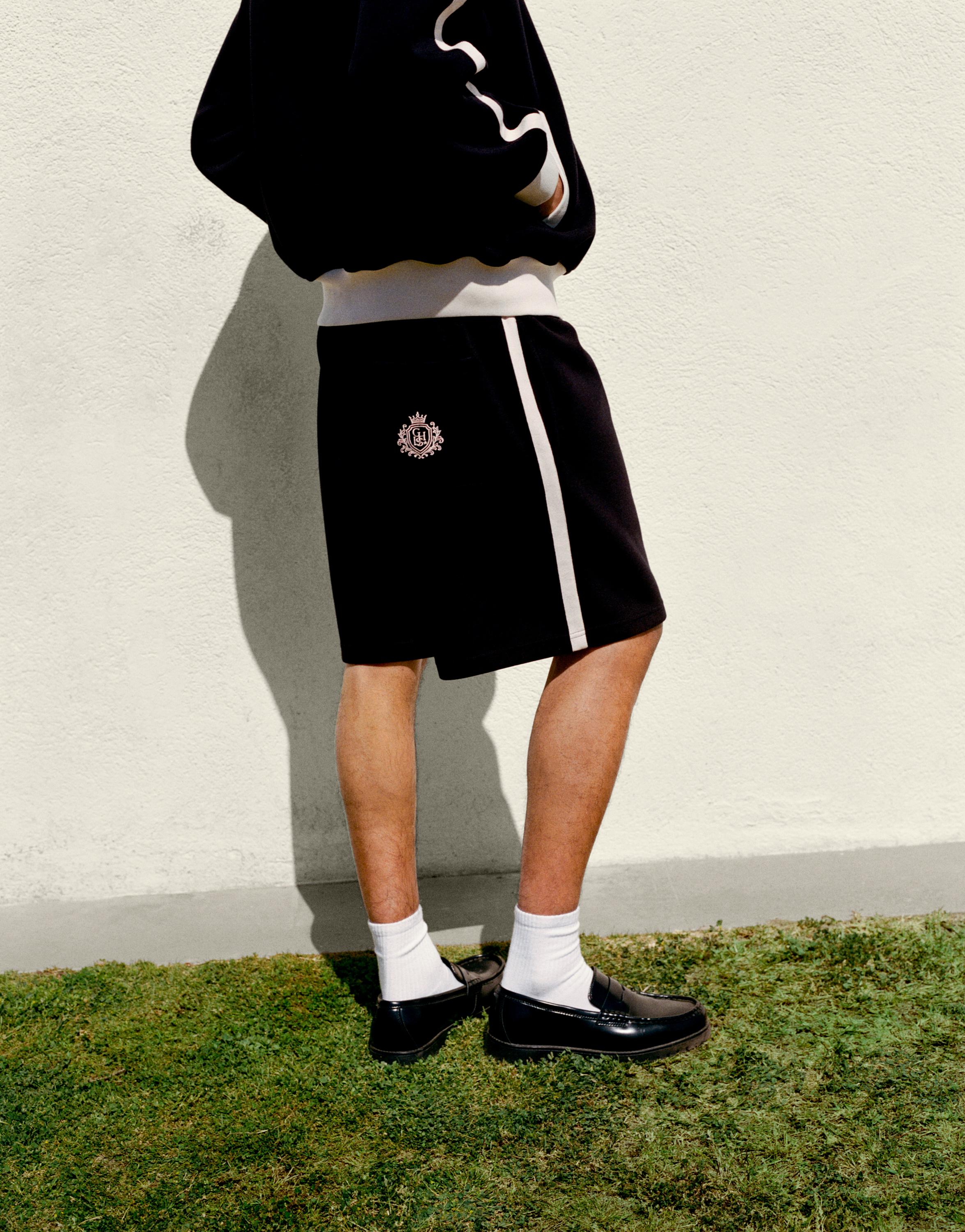 Paneled Bermuda shorts — Black