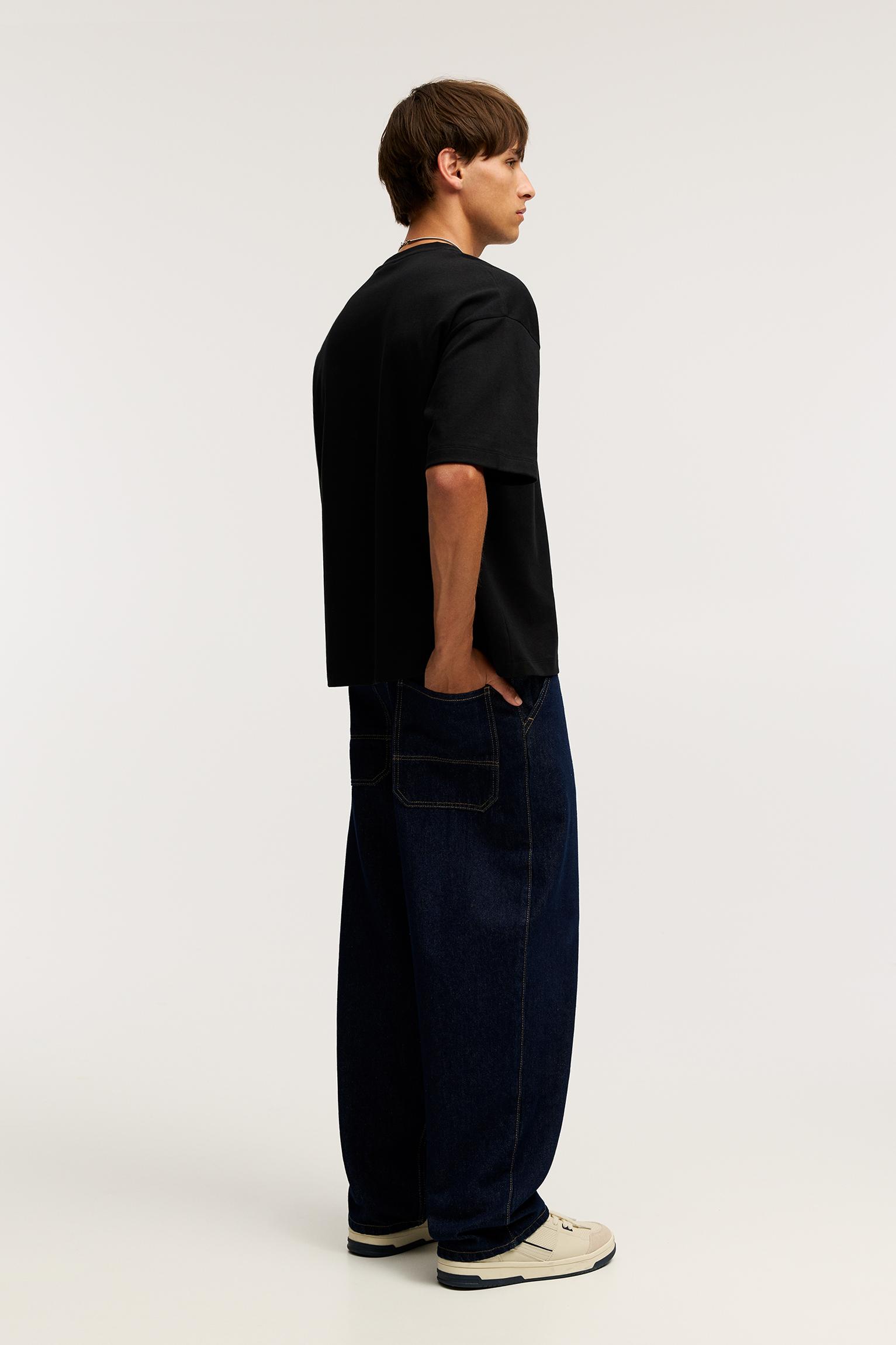 Boxy T-shirt — Black