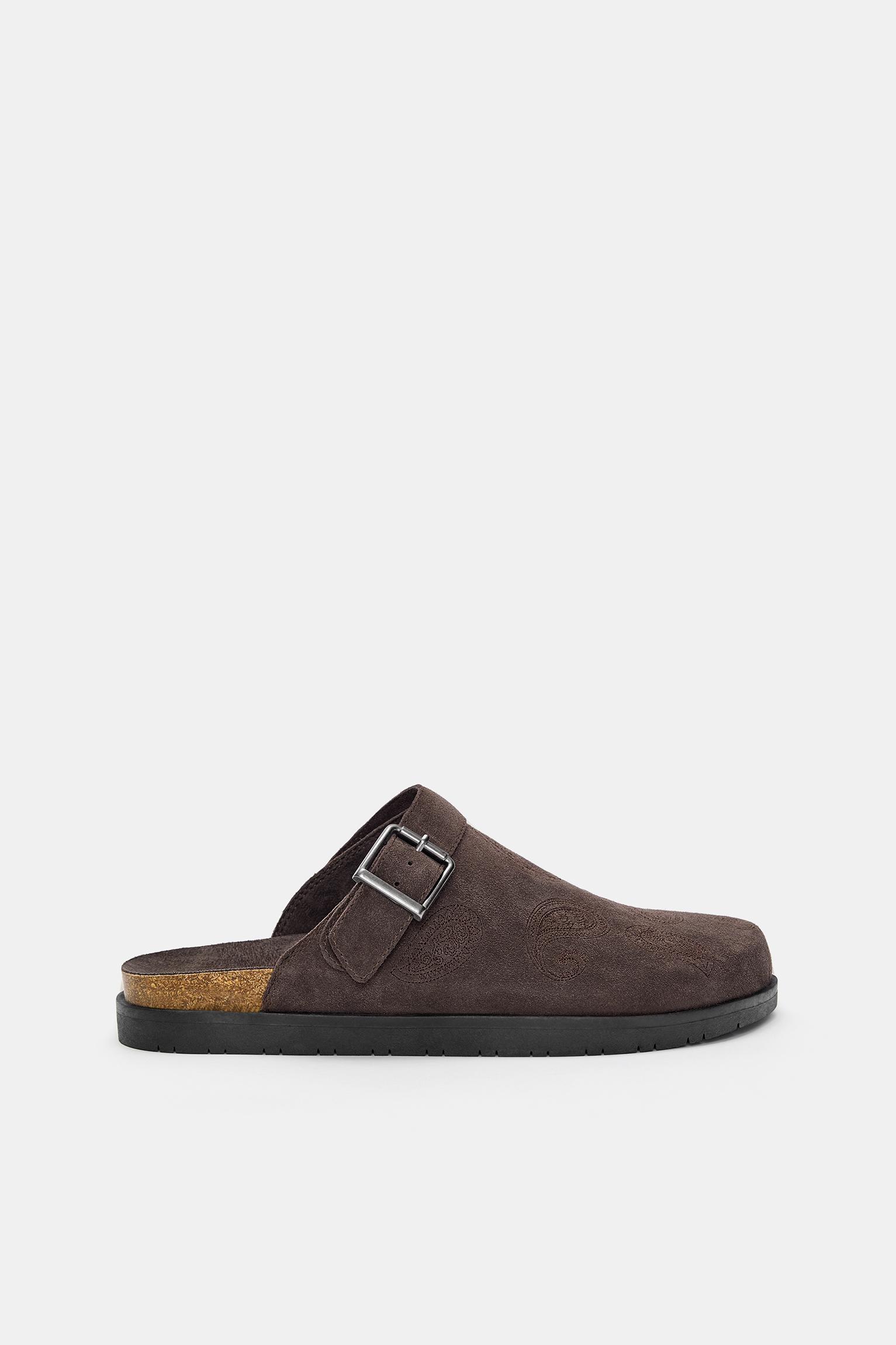 Clogs Mit Lederschnalle