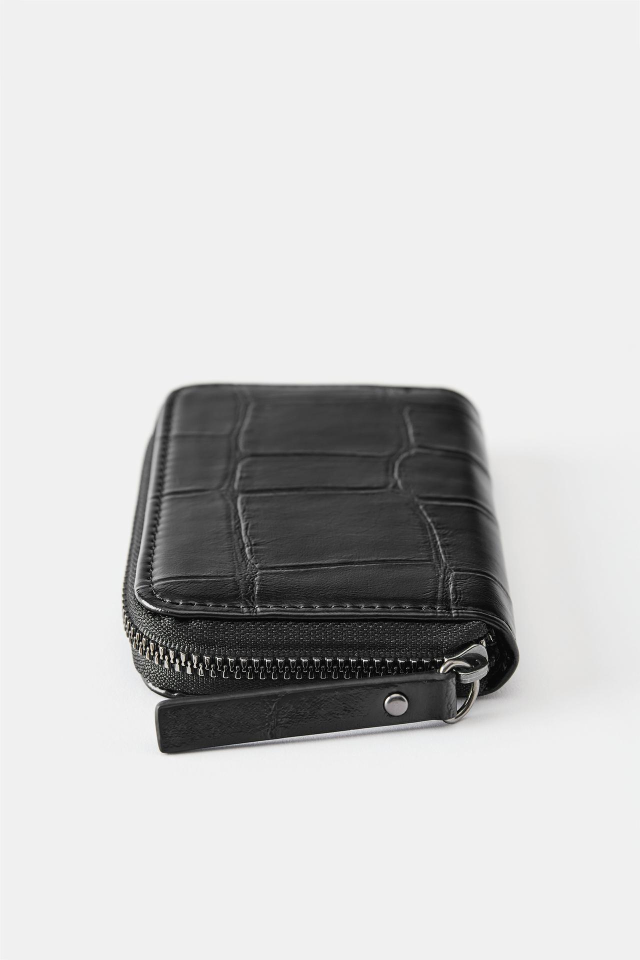 Textured purse — Black
