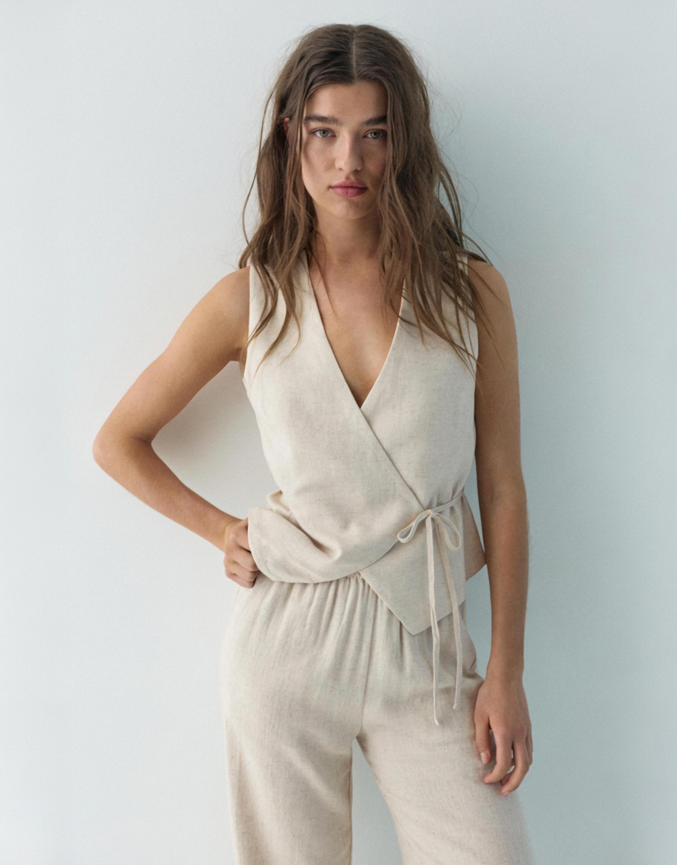 Rustic linen-blend waistcoat — Beige