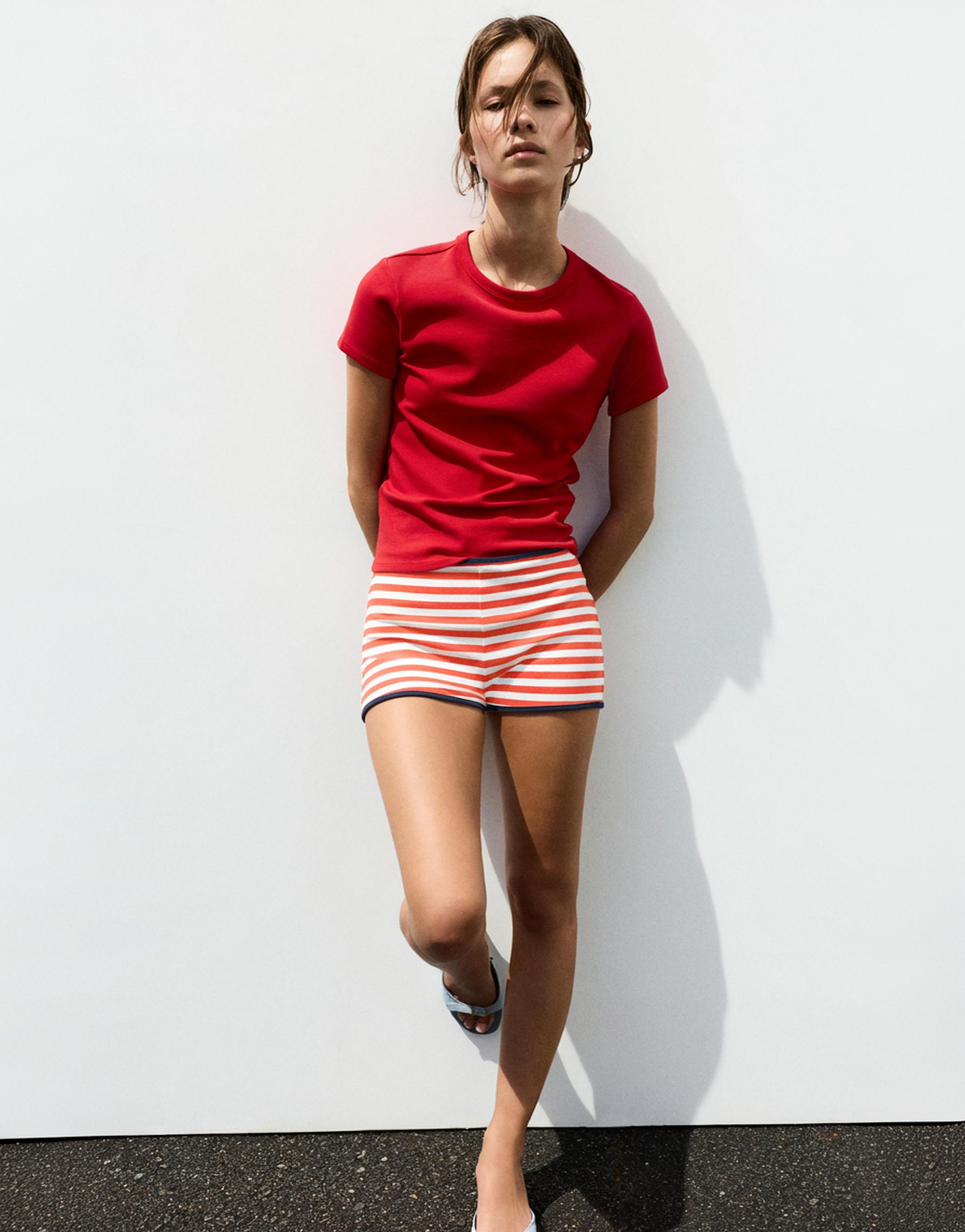 Striped ribbed mini shorts — White/Red