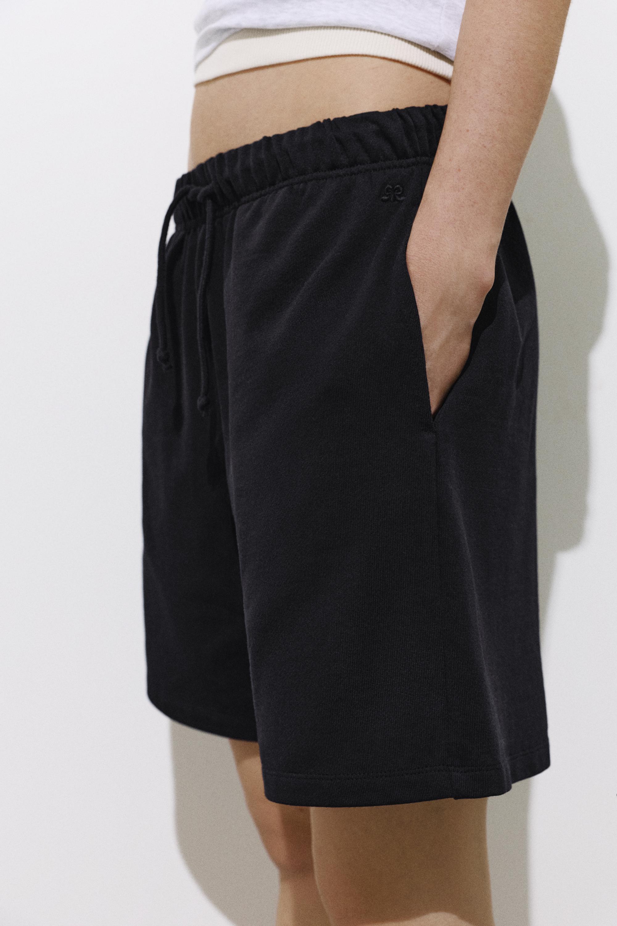 Bermuda shorts with elasticated waistband — Black