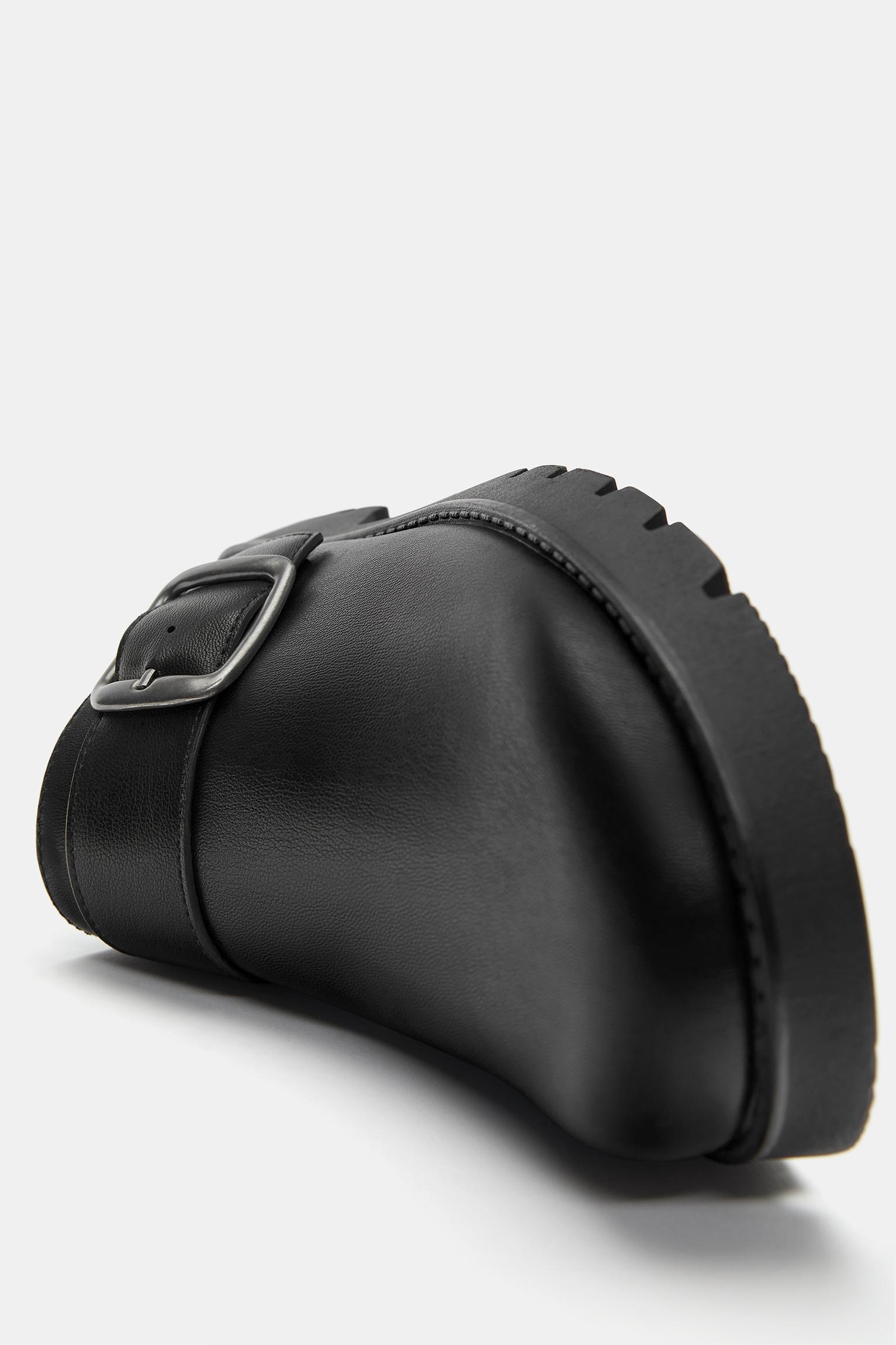 Buckle clogs — Black