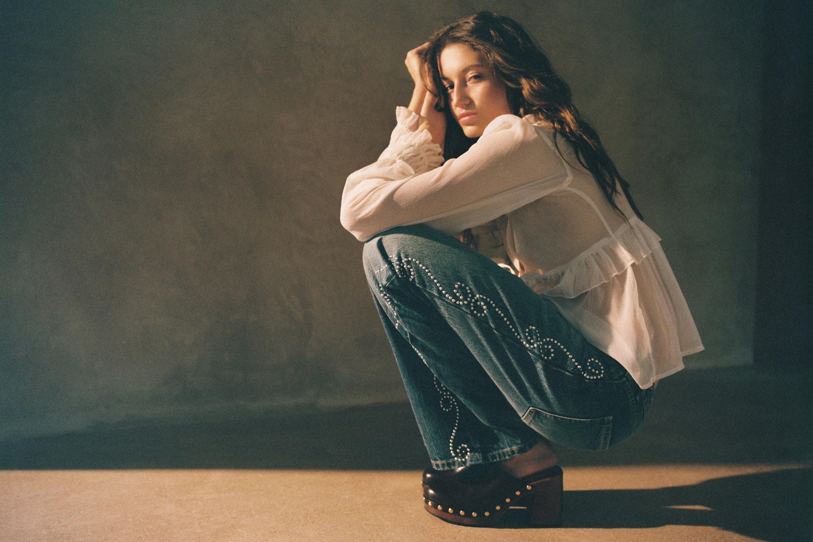Heeled clogs with studs — Brown