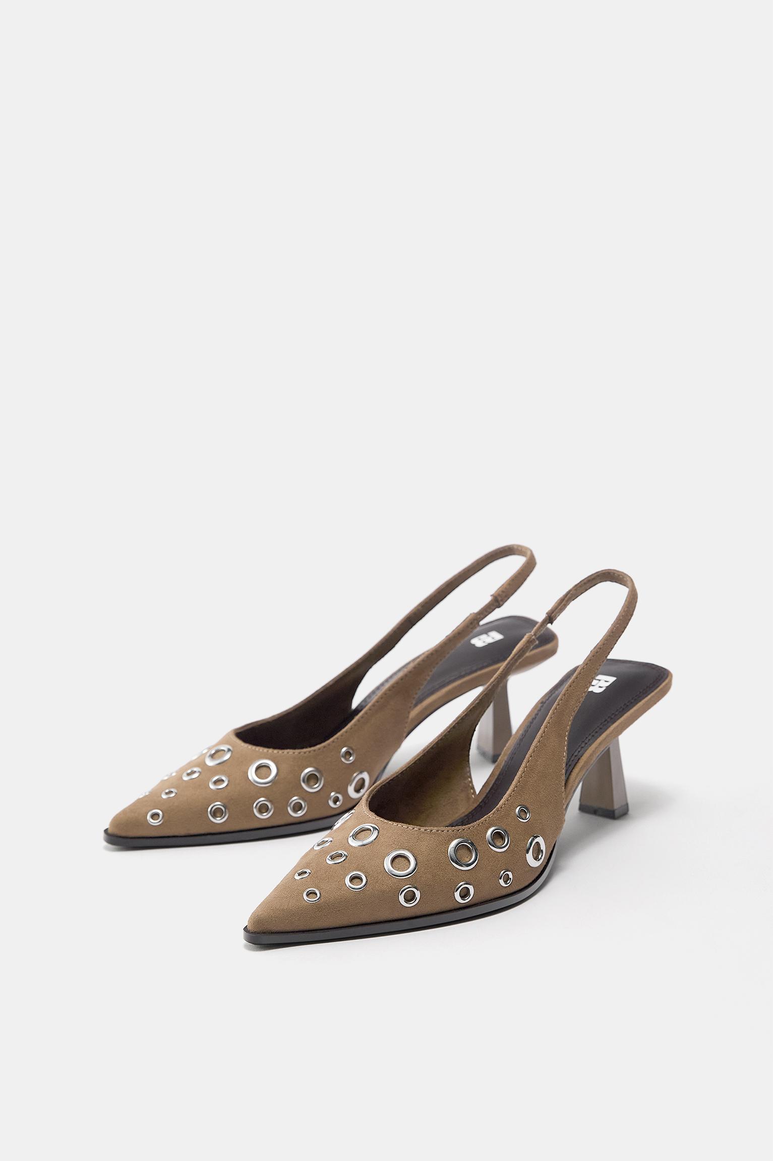 Studded high-heel shoes — Brown